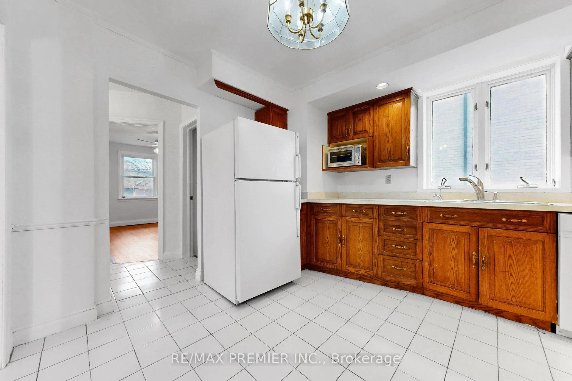 Photo 14 of 89 Burncrest Drive, Toronto, Bedford Park-Nortown — HOMEH