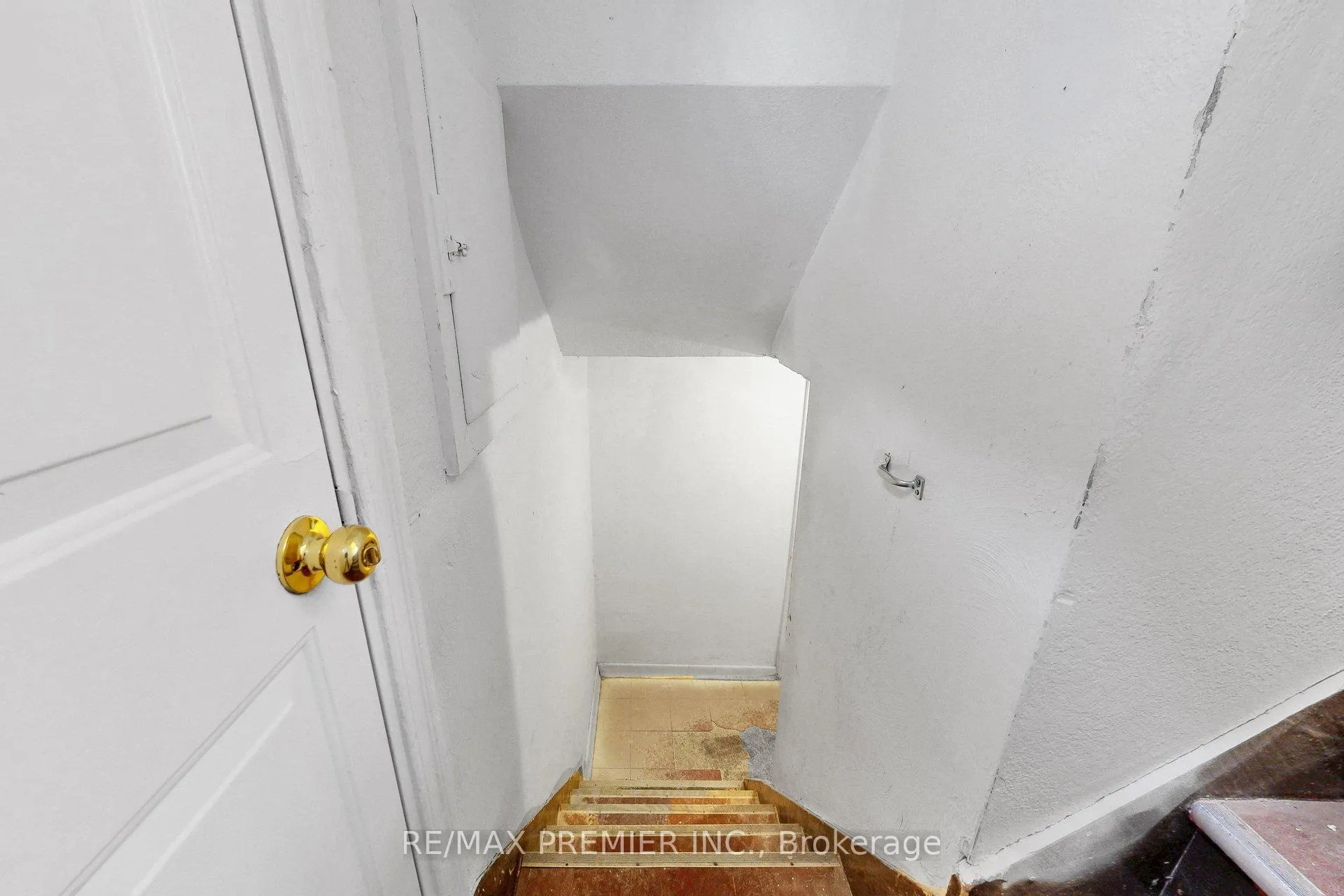 Photo 20 of 89 Burncrest Drive, Toronto, Bedford Park-Nortown — HOMEH