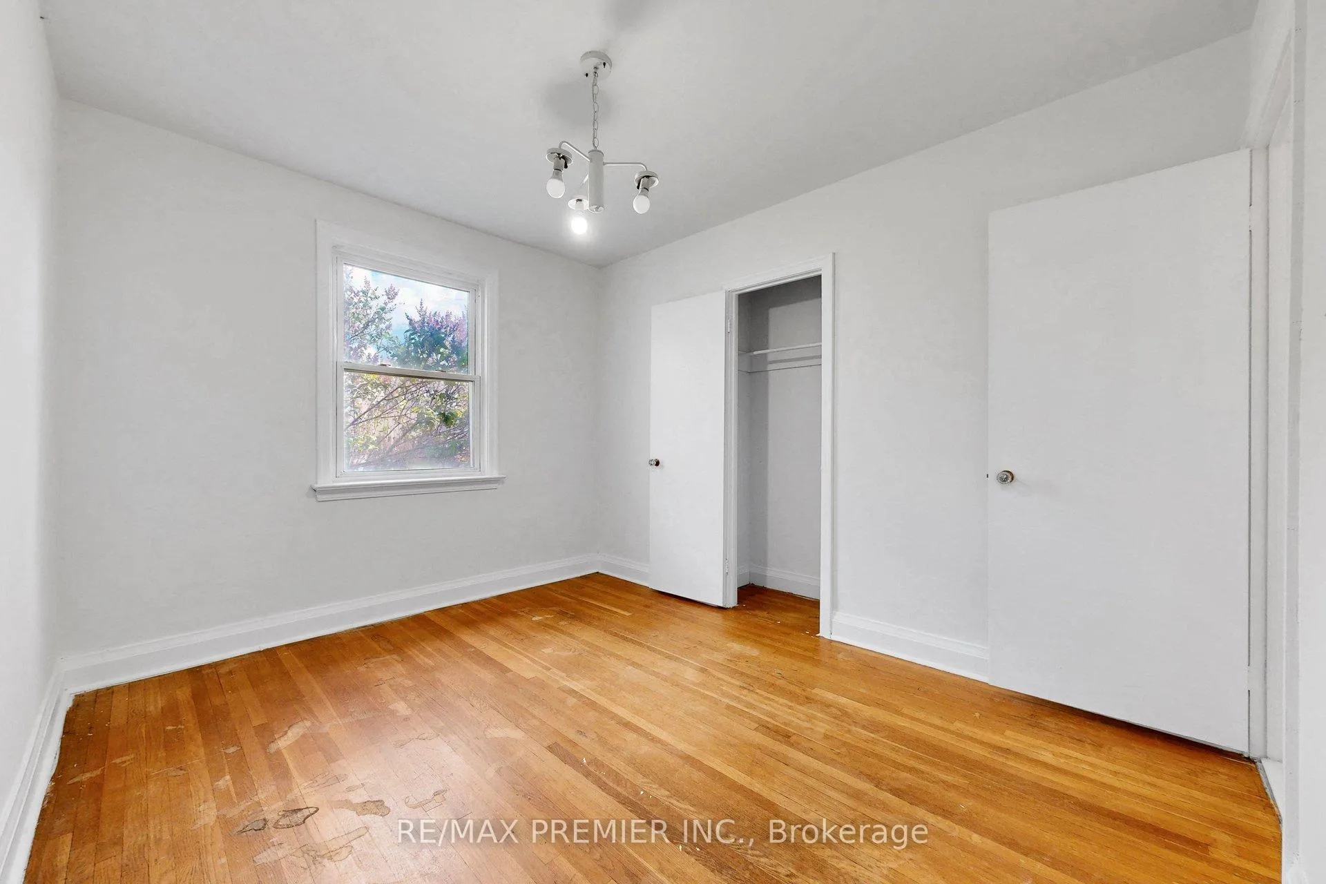 Photo 23 of 89 Burncrest Drive, Toronto, Bedford Park-Nortown — HOMEH