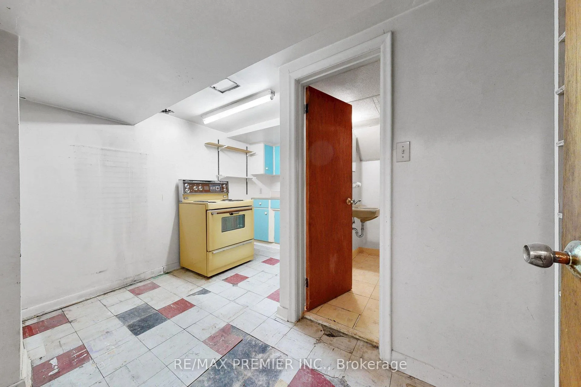 Photo 33 of 89 Burncrest Drive, Toronto, Bedford Park-Nortown — HOMEH