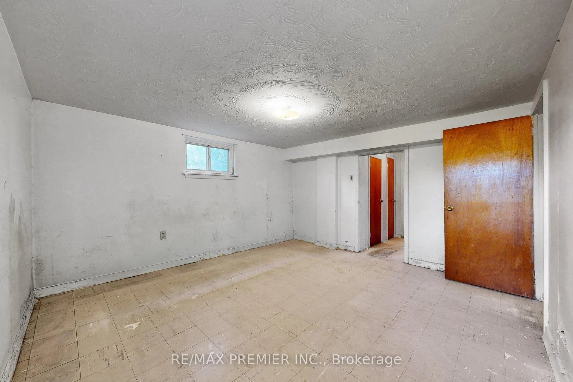 Photo 38 of 89 Burncrest Drive, Toronto, Bedford Park-Nortown — HOMEH