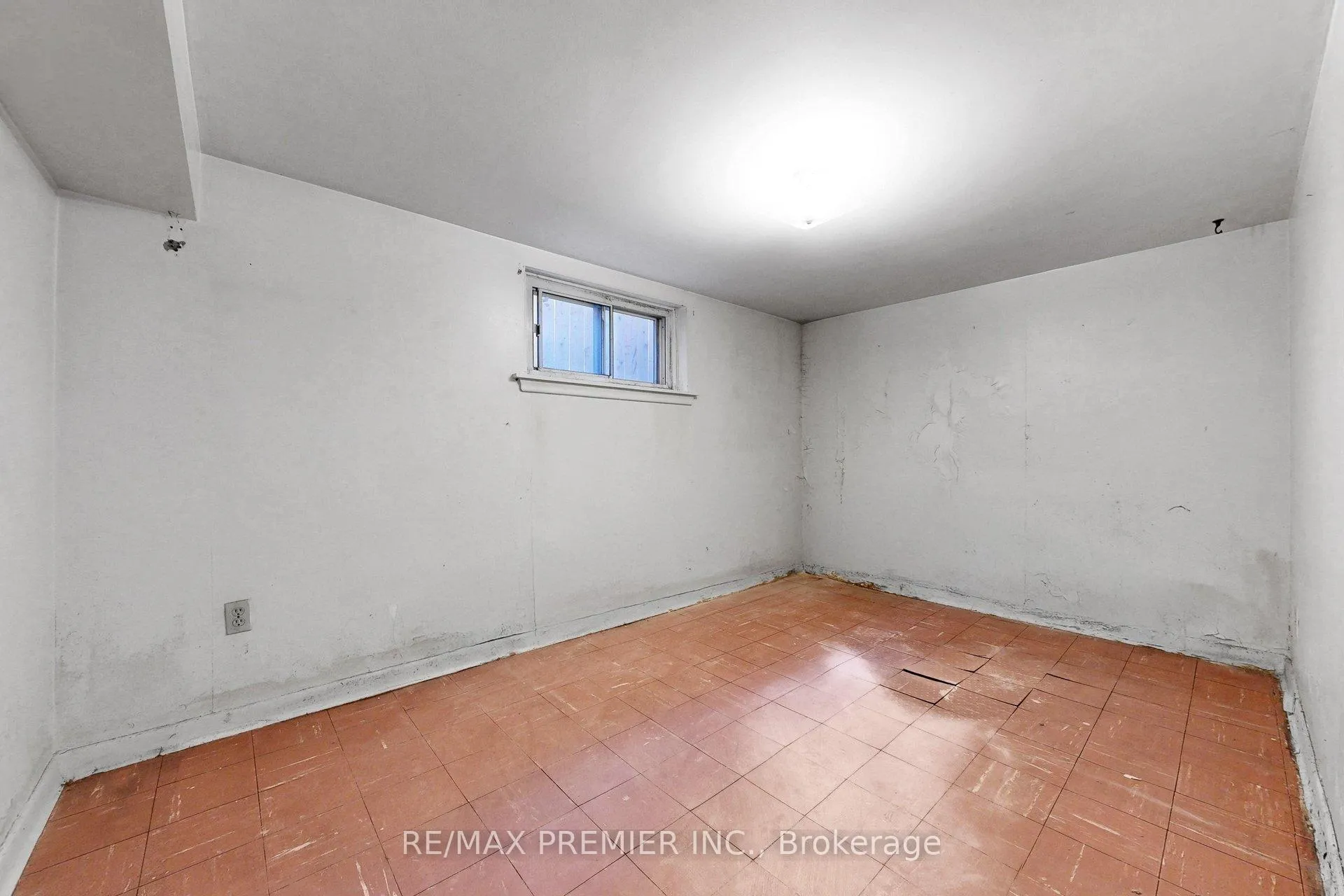 Photo 39 of 89 Burncrest Drive, Toronto, Bedford Park-Nortown — HOMEH