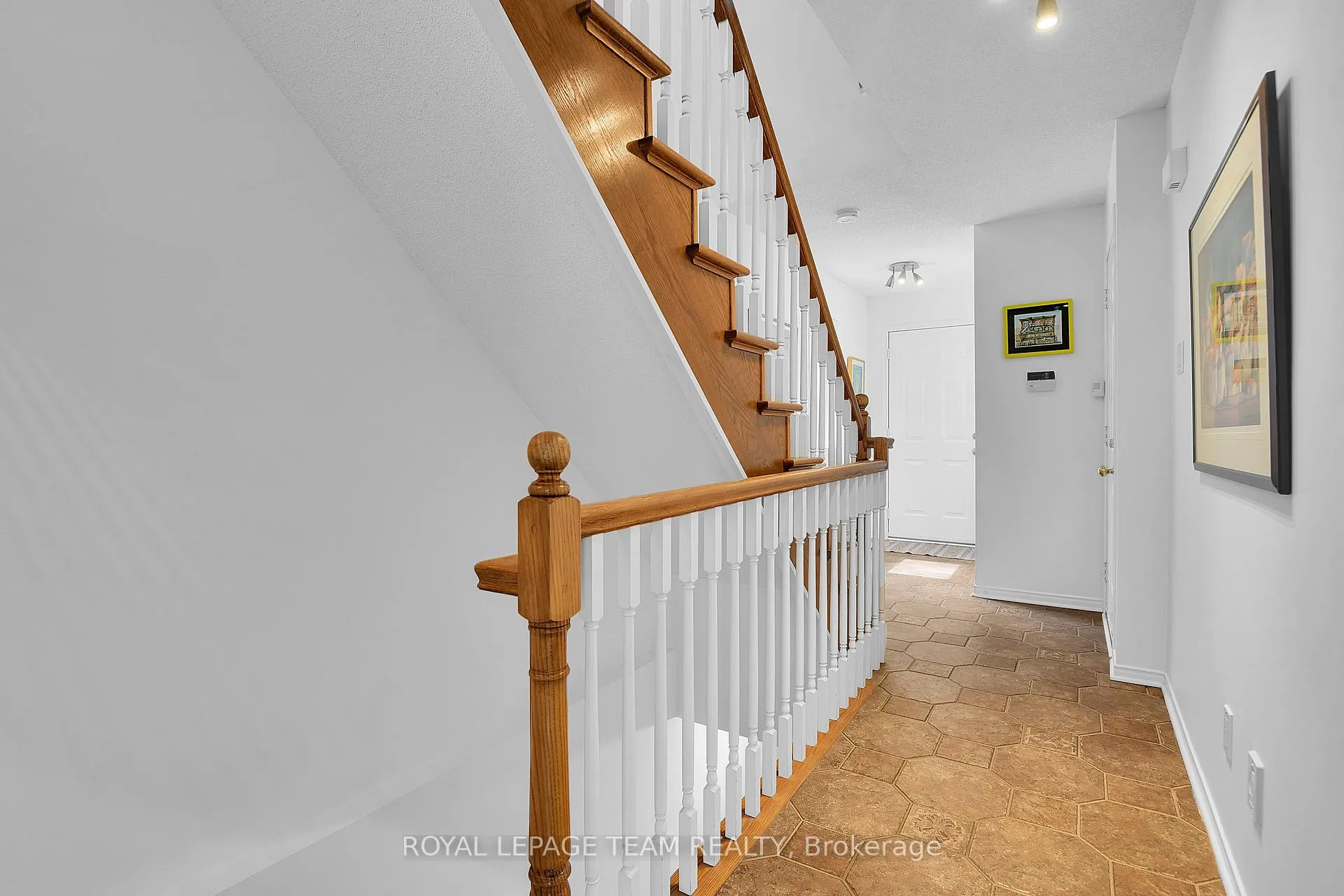 Photo 5 of 15 Schoolhouse Private, Ottawa, Lindenlea — HOMEH