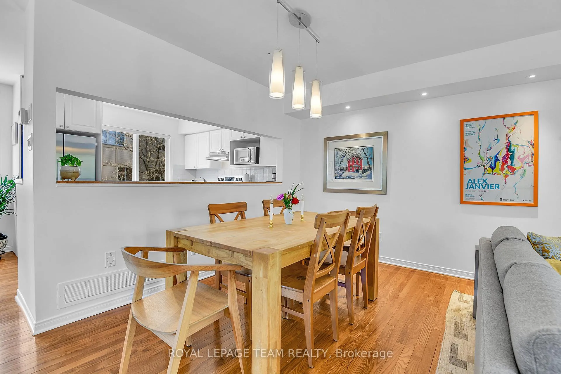 Photo 11 of 15 Schoolhouse Private, Ottawa, Lindenlea — HOMEH