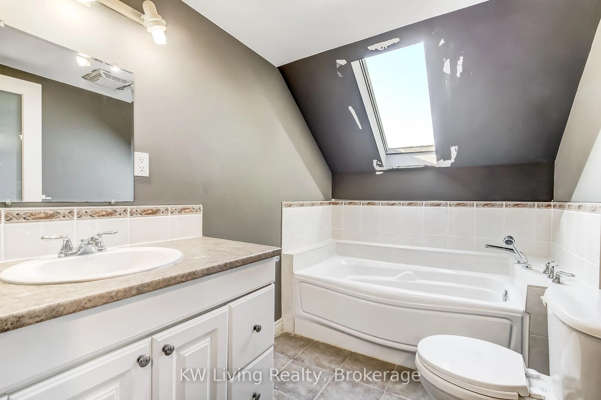 Photo 10 of Unit 2, 358 Windham Road, Norwich, Norwich Town — HOMEH