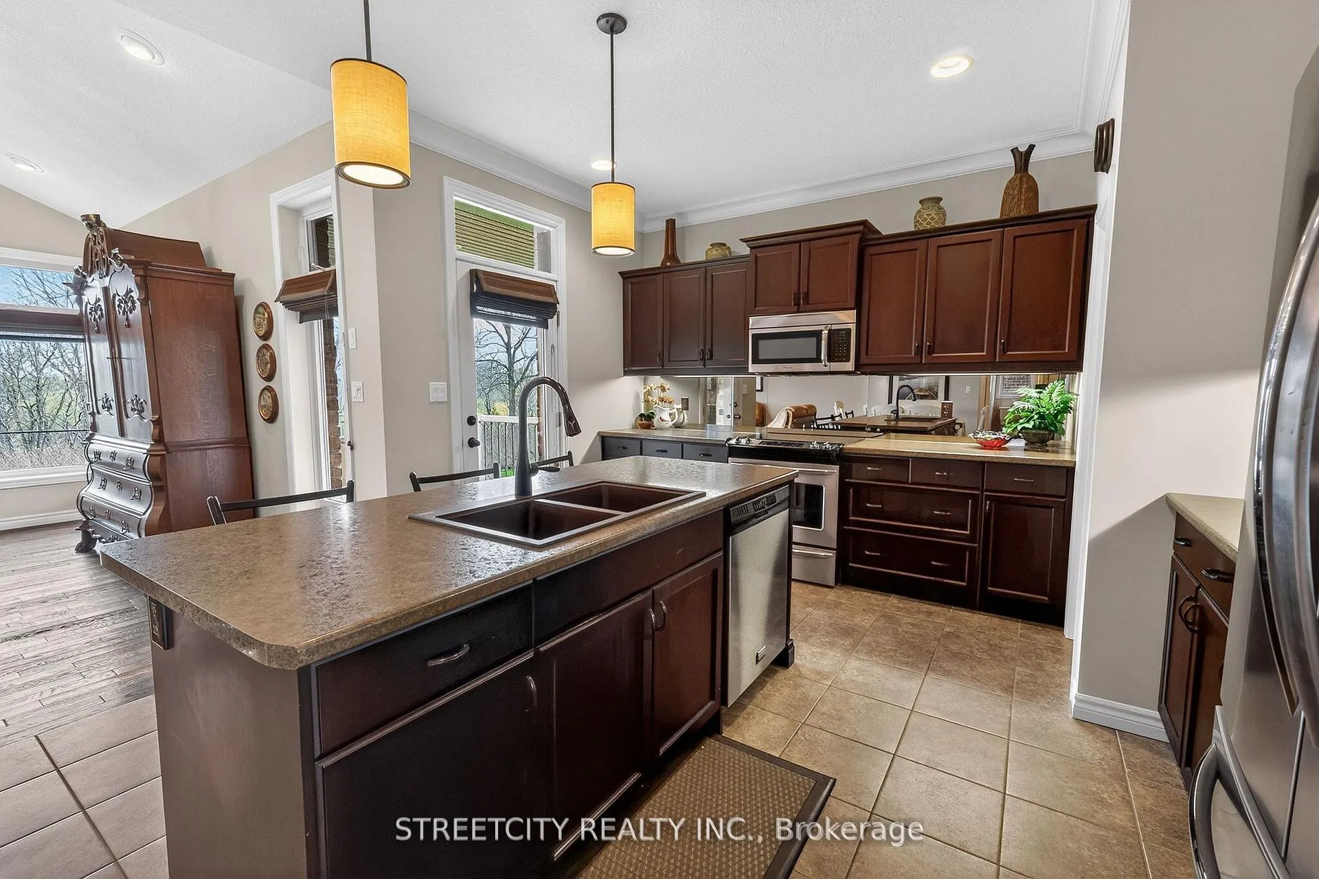 Photo 13 of 74 Westlake Drive, St. Thomas — HOMEH