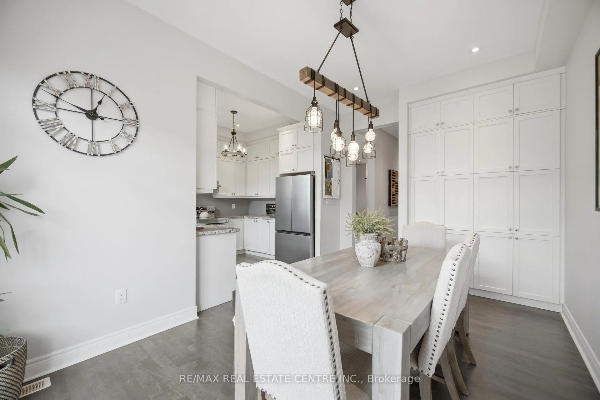 Photo 12 of 24 Duffel Crescent, Halton Hills, Georgetown — HOMEH