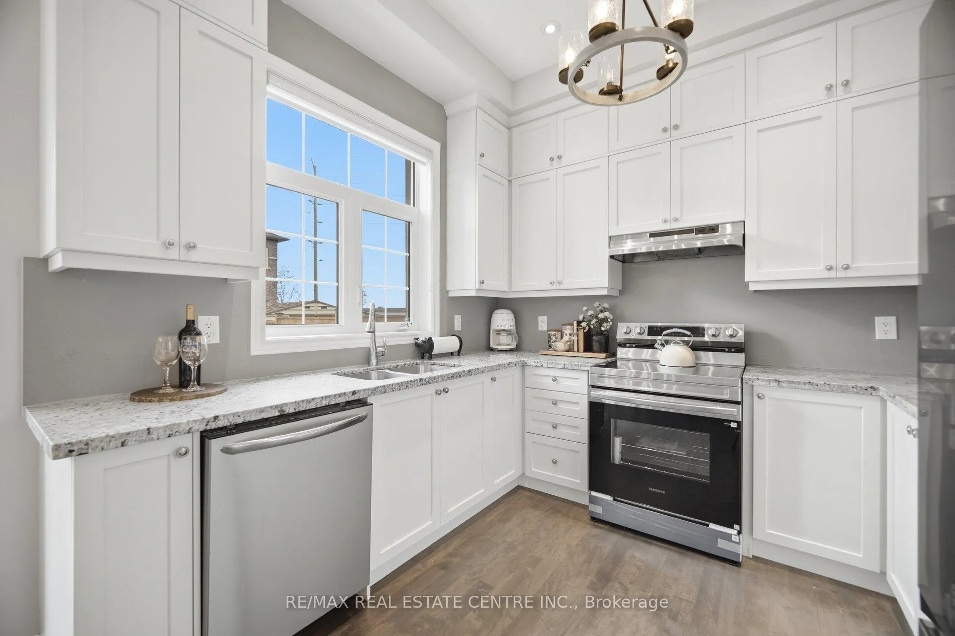 Photo 14 of 24 Duffel Crescent, Halton Hills, Georgetown — HOMEH