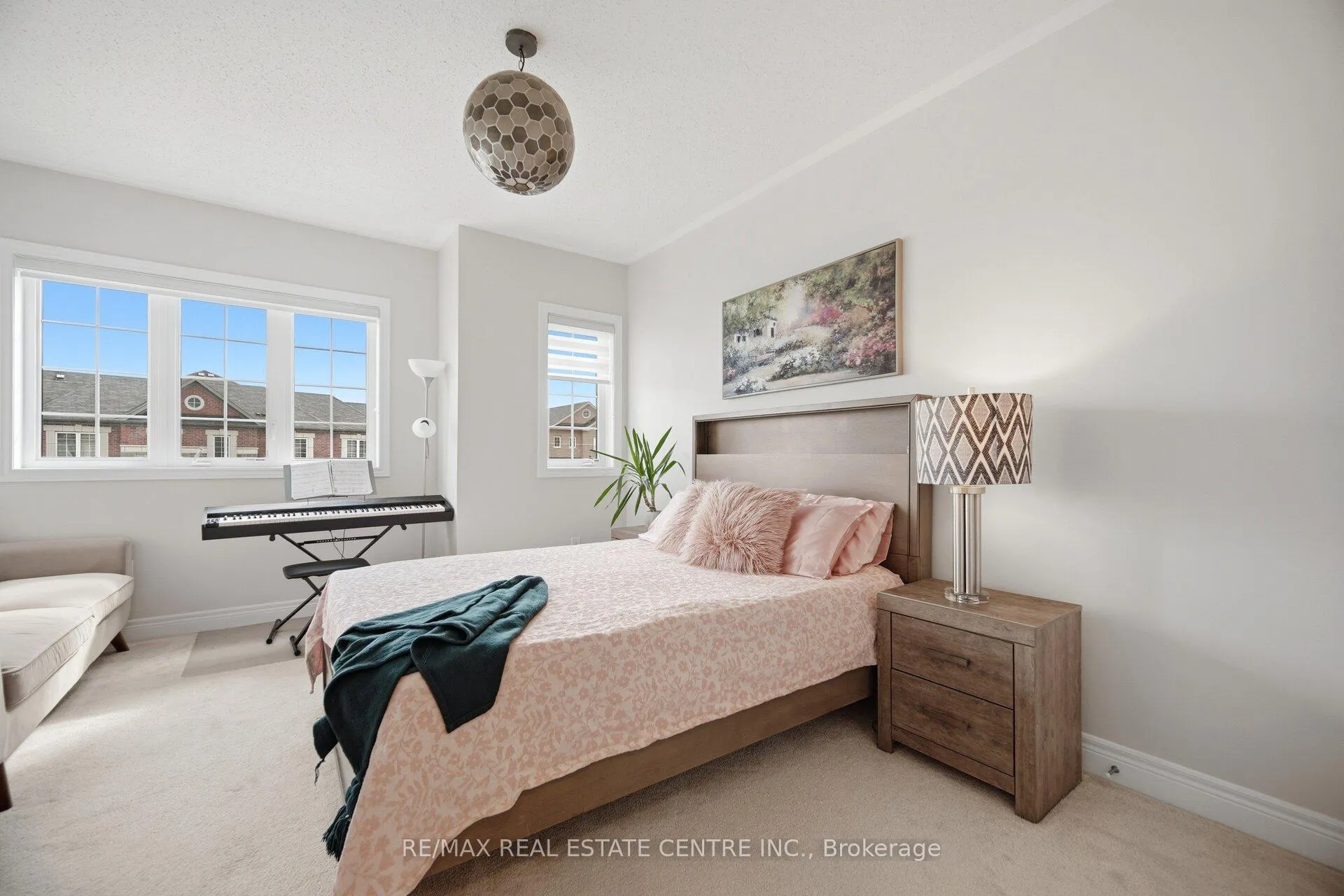 Photo 29 of 24 Duffel Crescent, Halton Hills, Georgetown — HOMEH