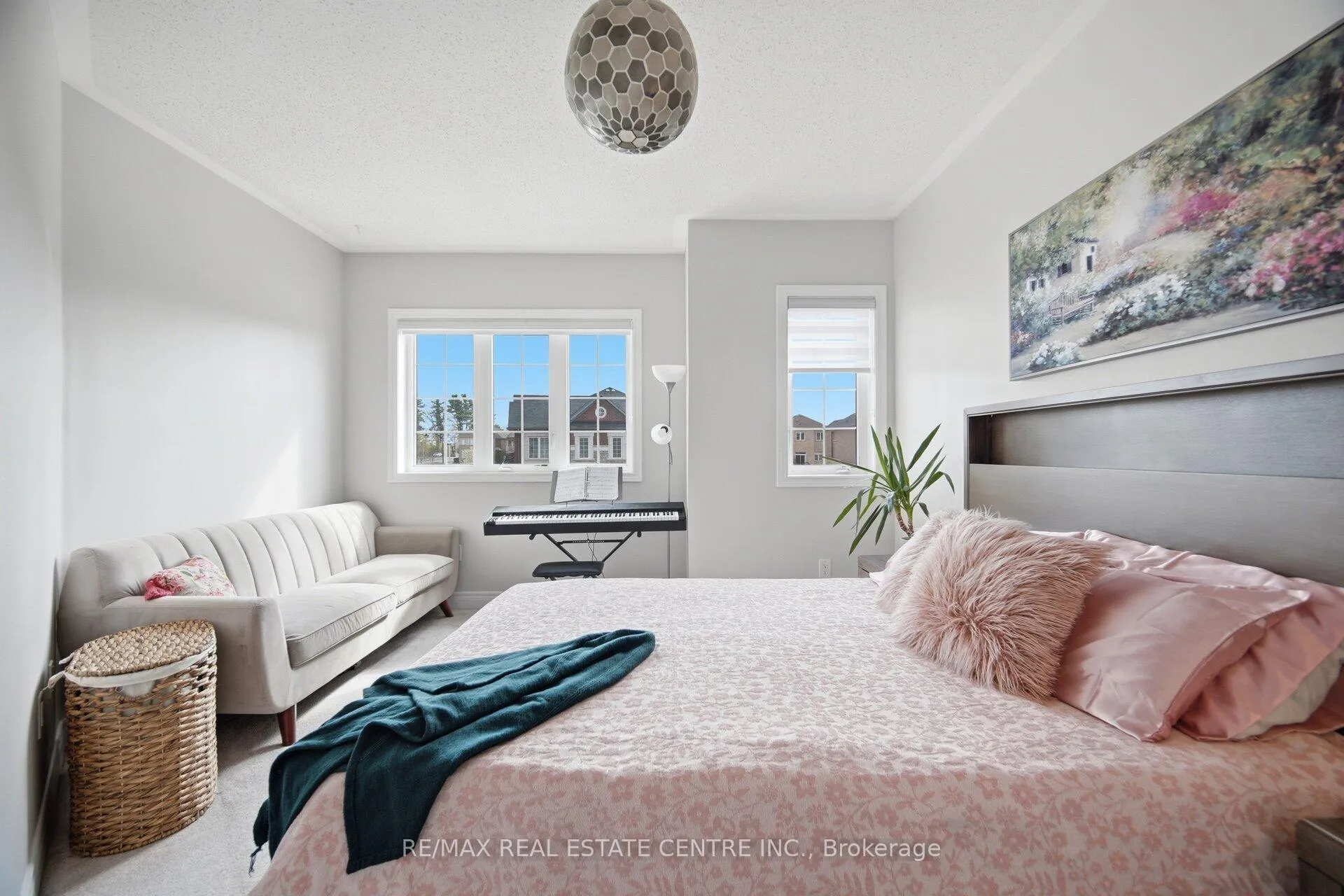 Photo 30 of 24 Duffel Crescent, Halton Hills, Georgetown — HOMEH