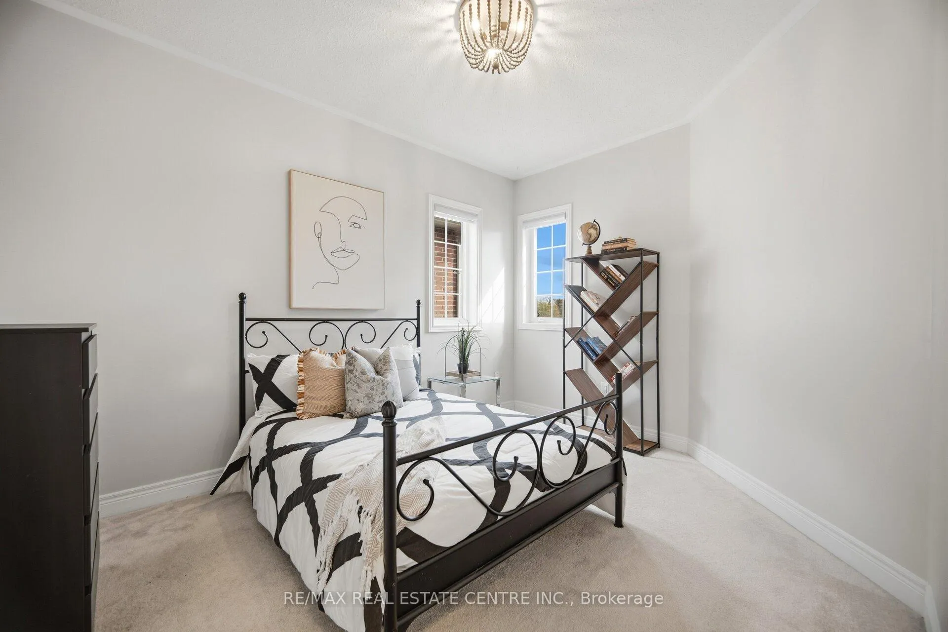 Photo 32 of 24 Duffel Crescent, Halton Hills, Georgetown — HOMEH