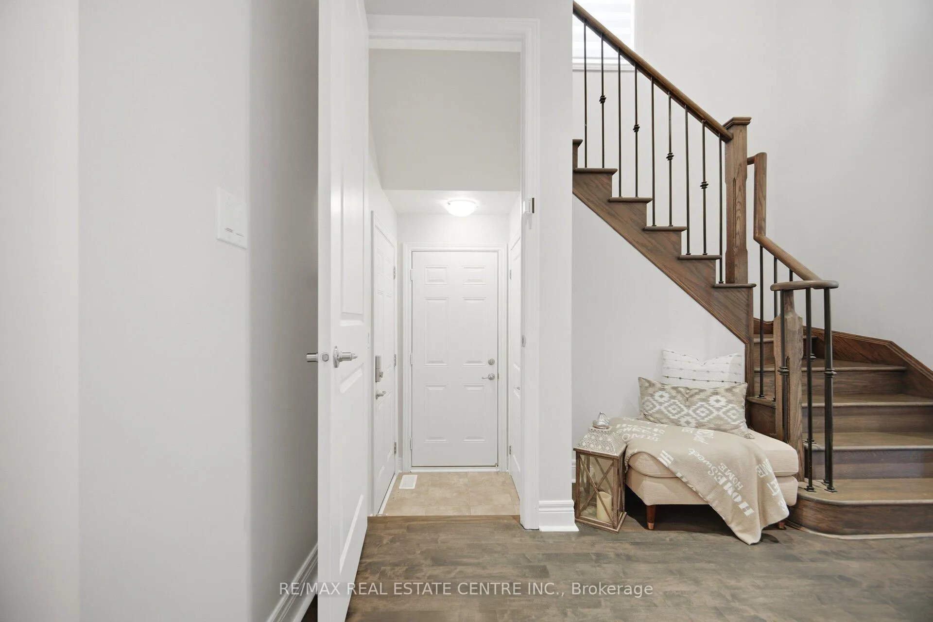 Photo 36 of 24 Duffel Crescent, Halton Hills, Georgetown — HOMEH