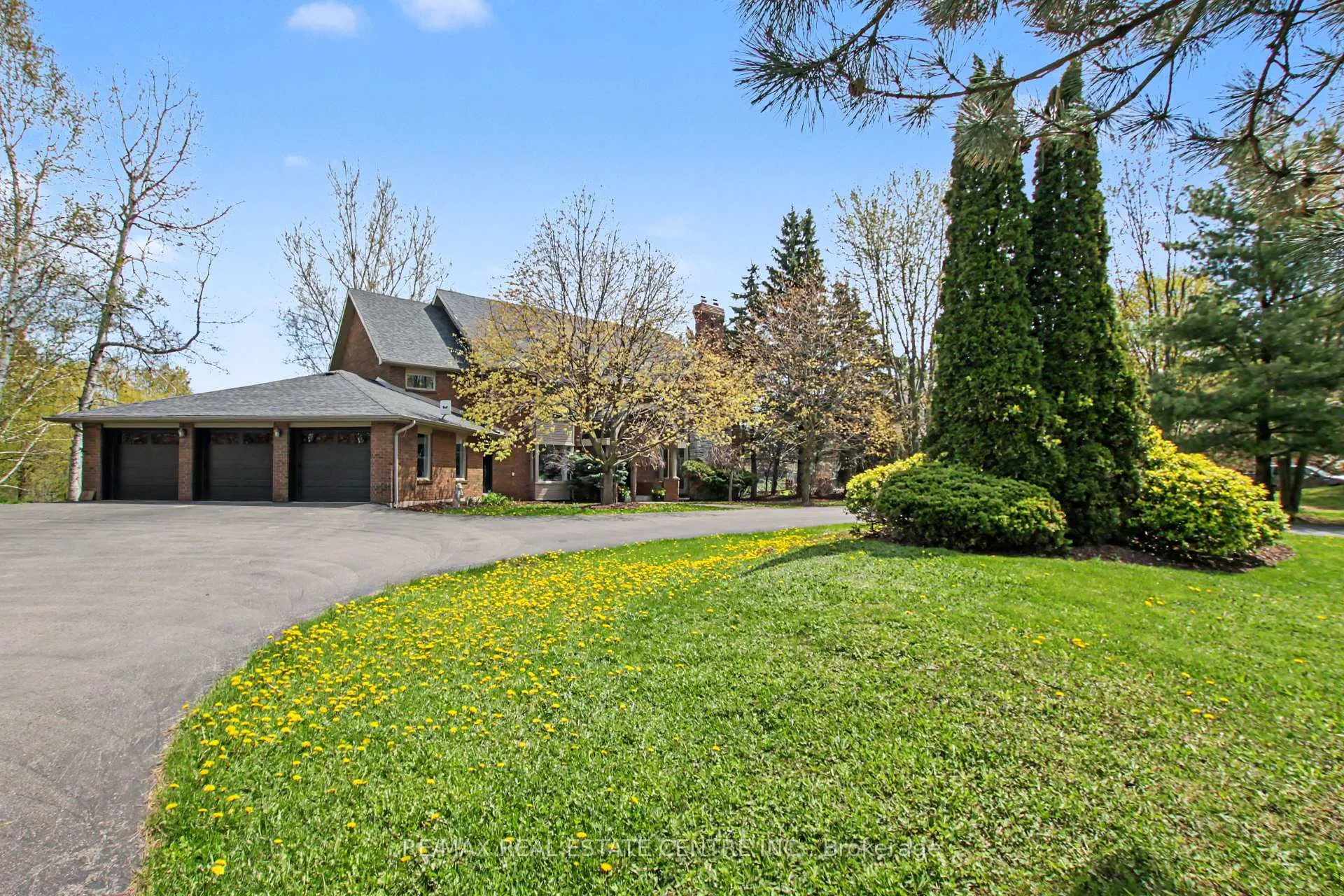 Photo 5 of 155 Crawford Crescent, Milton, Campbellville — HOMEH