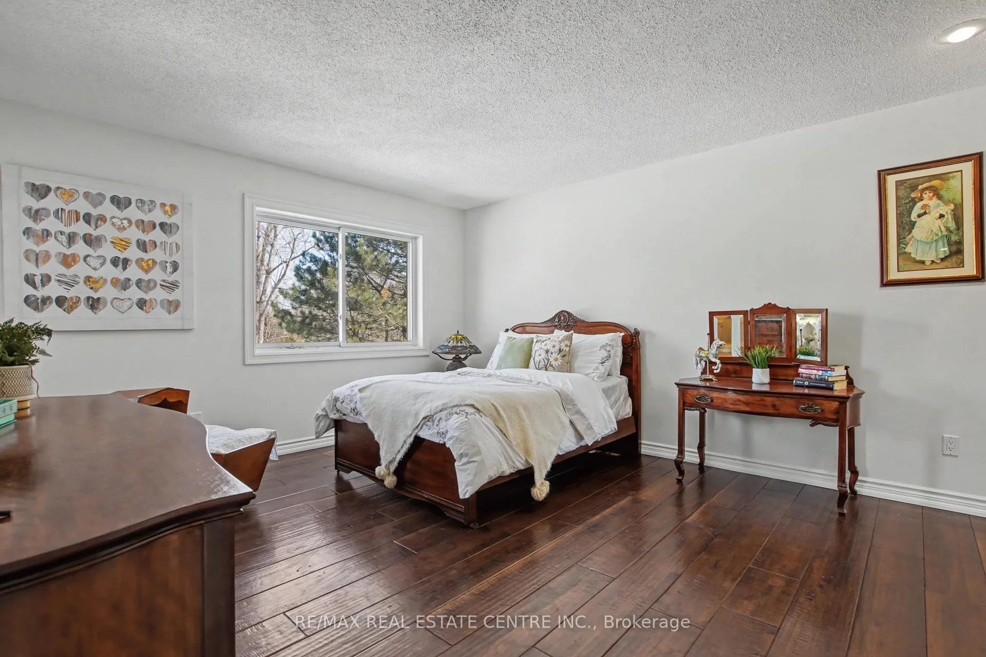 Photo 26 of 155 Crawford Crescent, Milton, Campbellville — HOMEH