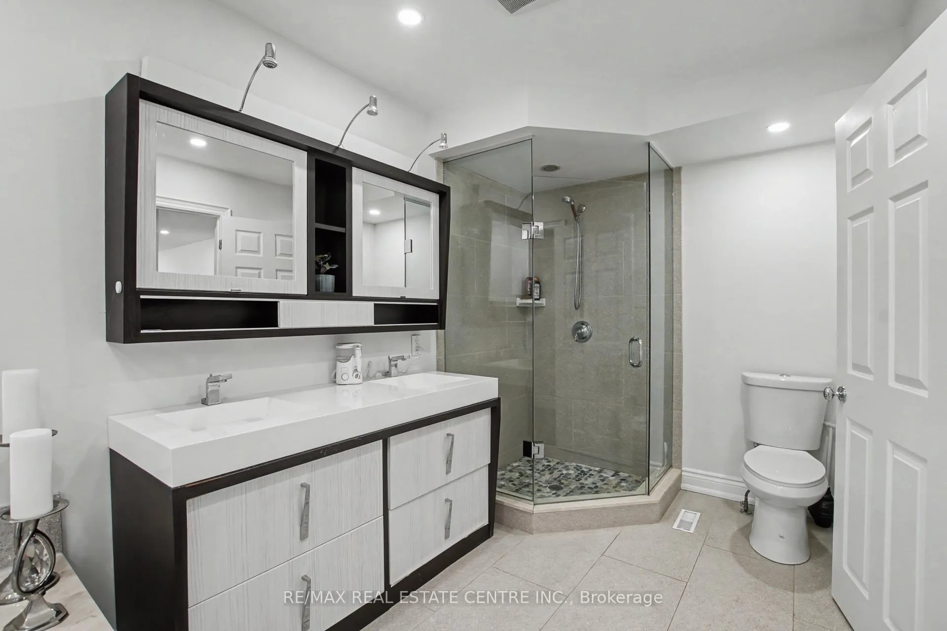 Photo 27 of 155 Crawford Crescent, Milton, Campbellville — HOMEH