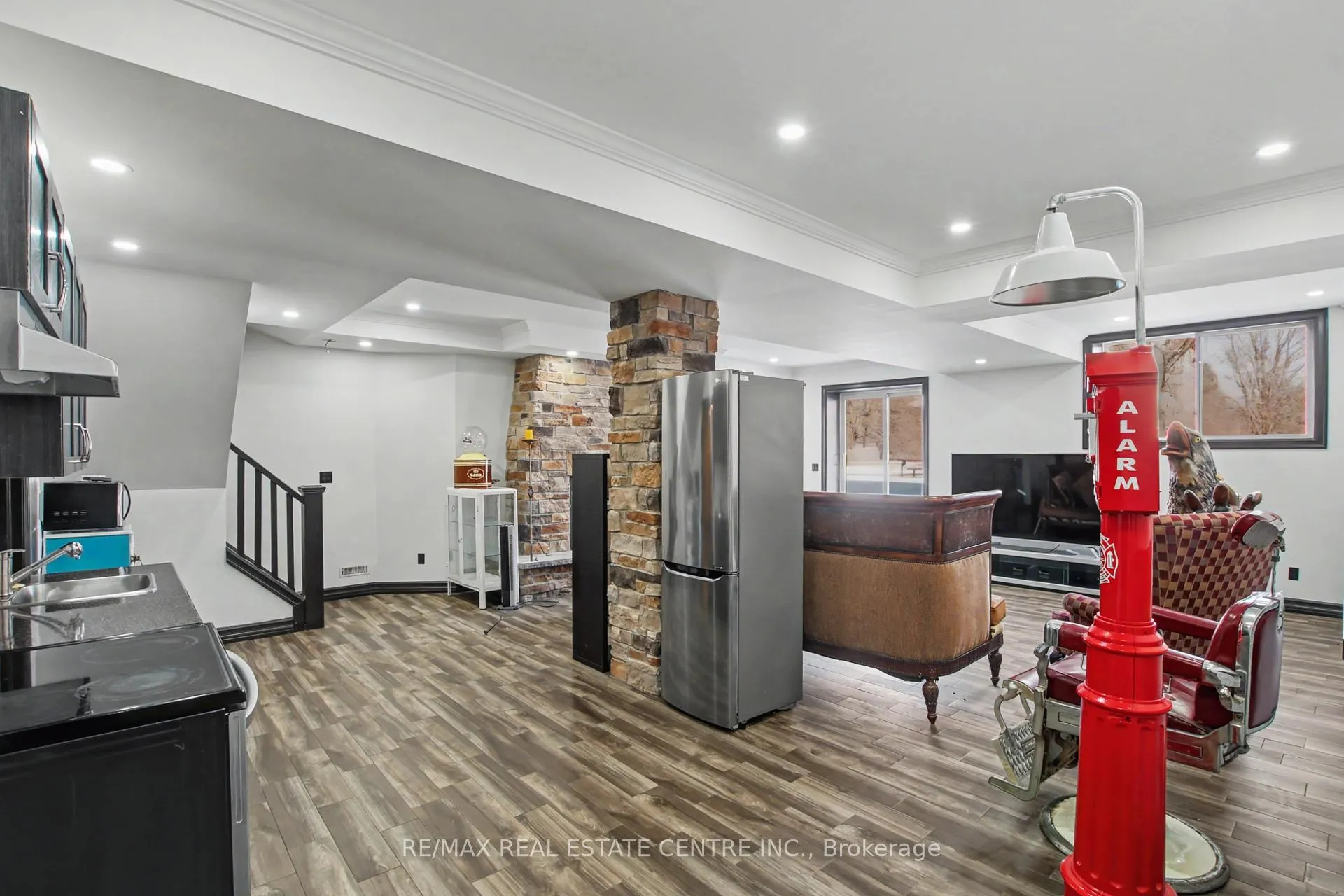 Photo 35 of 155 Crawford Crescent, Milton, Campbellville — HOMEH