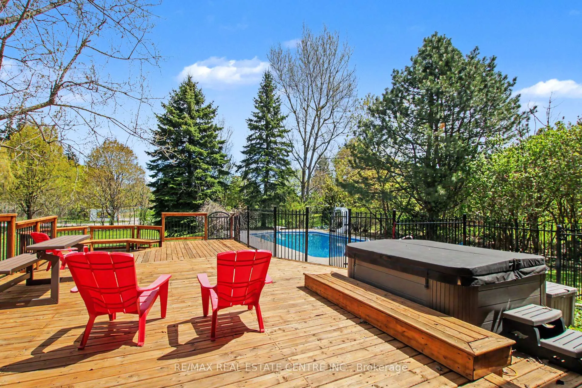 Photo 43 of 155 Crawford Crescent, Milton, Campbellville — HOMEH