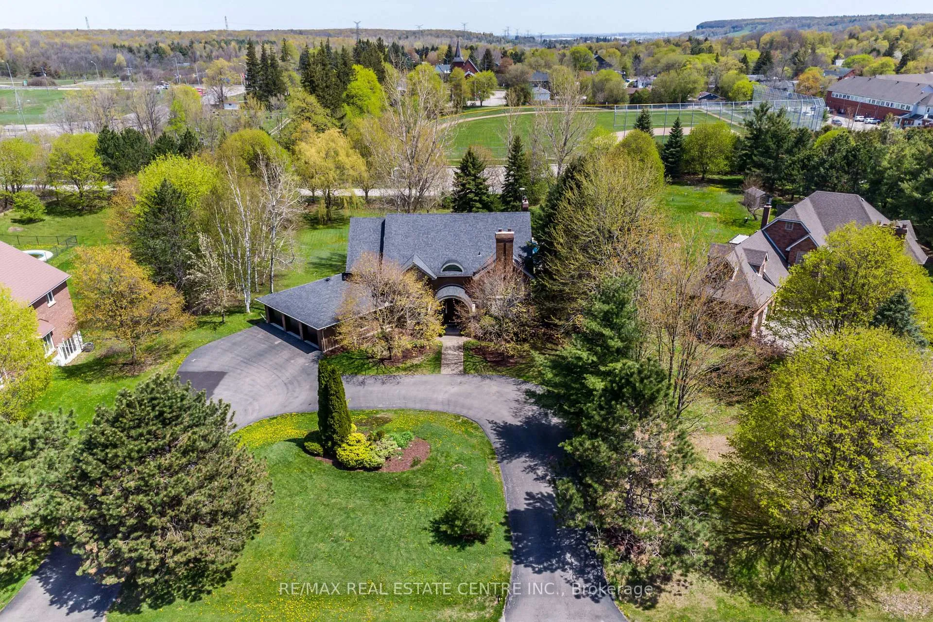 Photo 45 of 155 Crawford Crescent, Milton, Campbellville — HOMEH