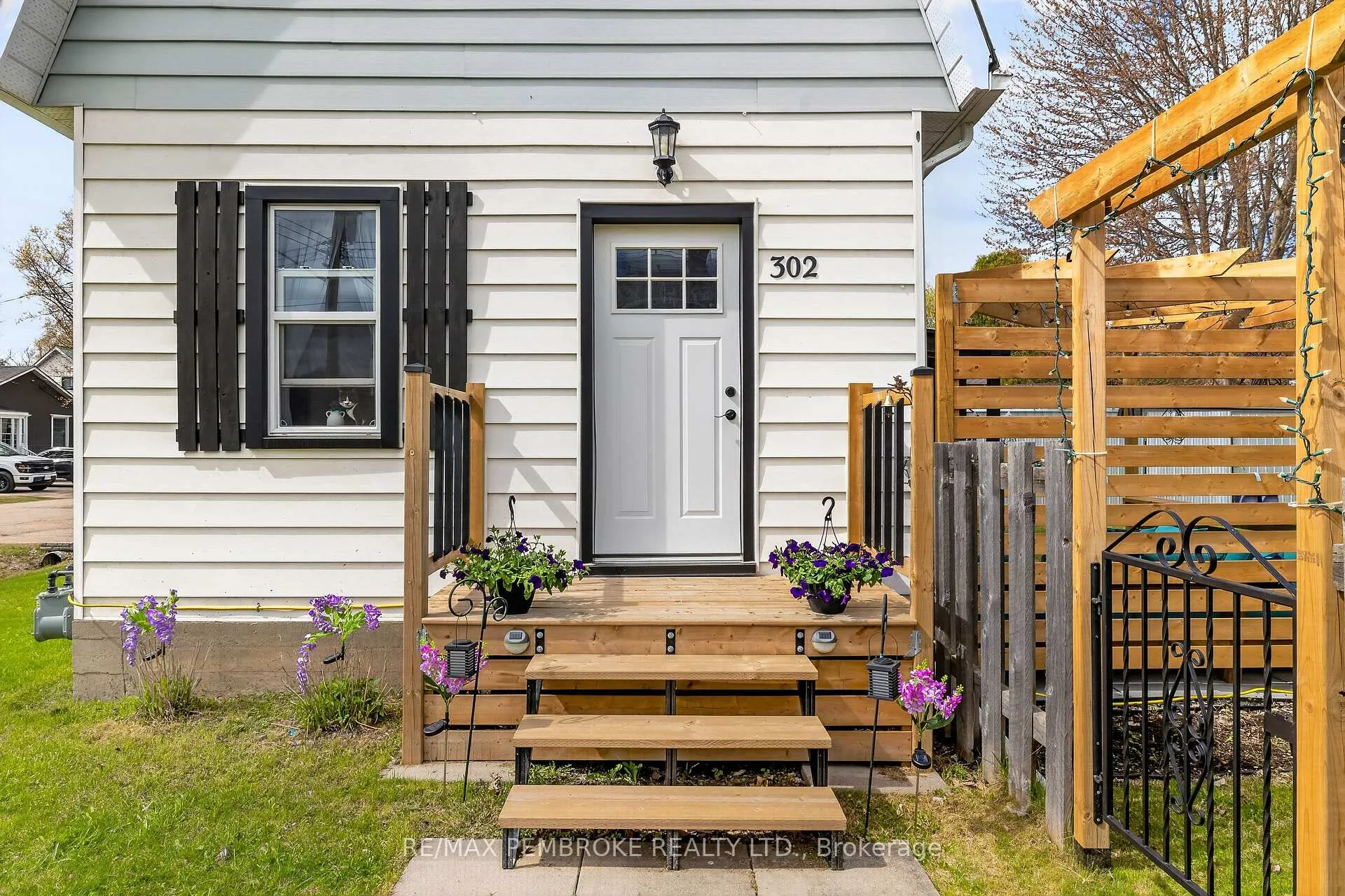 Photo 3 of 302 Willard Street, Pembroke — HOMEH