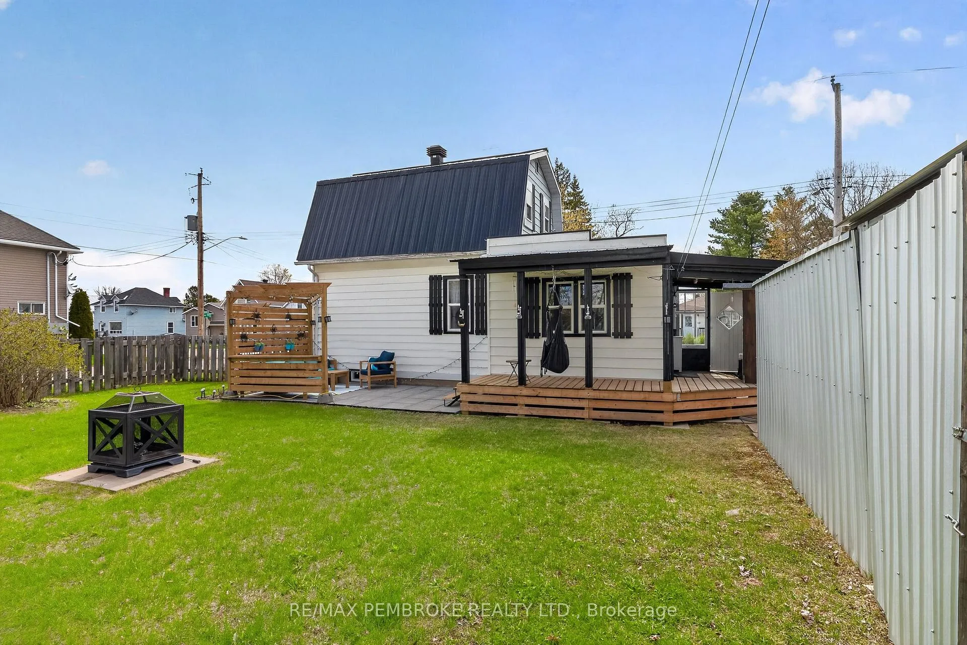 Photo 5 of 302 Willard Street, Pembroke — HOMEH
