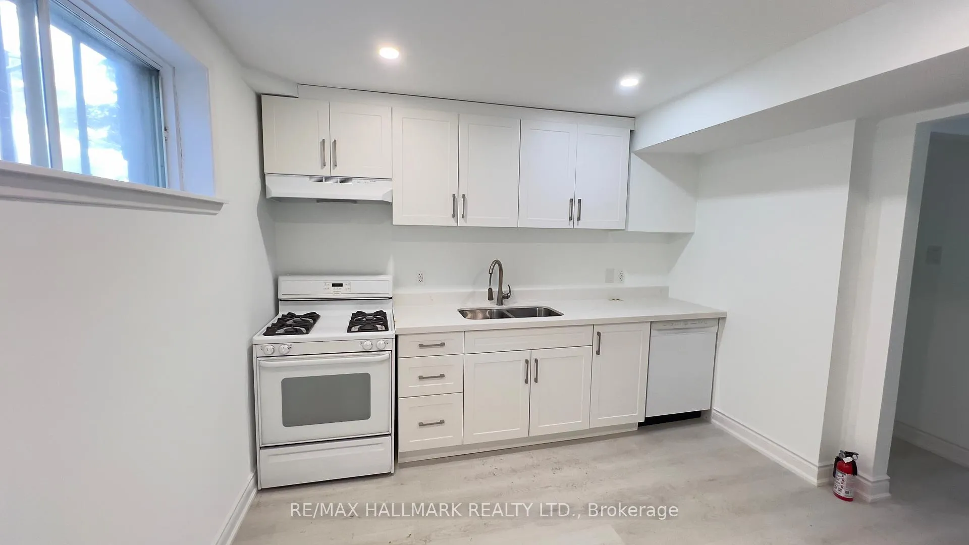 Photo 2 of Unit Basement, 131 Southview Drive, Vaughan, Concord — HOMEH