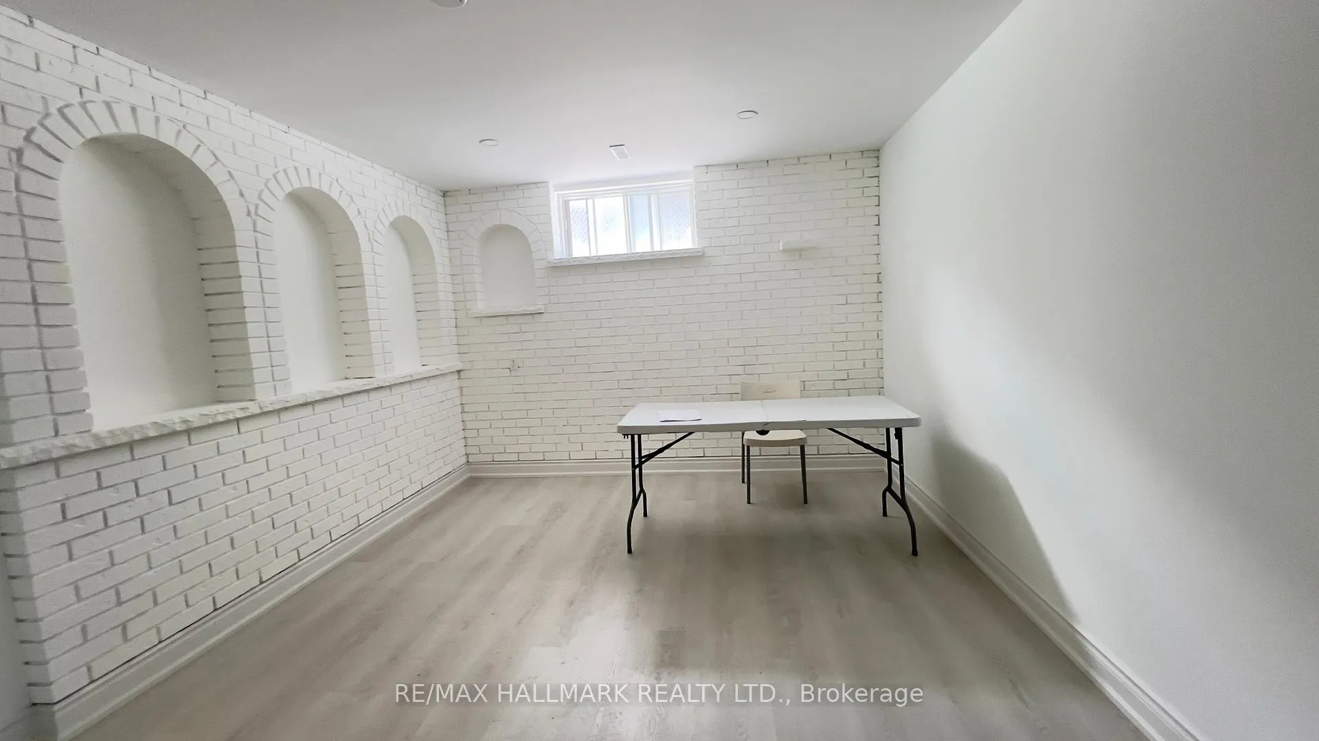 Photo 4 of Unit Basement, 131 Southview Drive, Vaughan, Concord — HOMEH