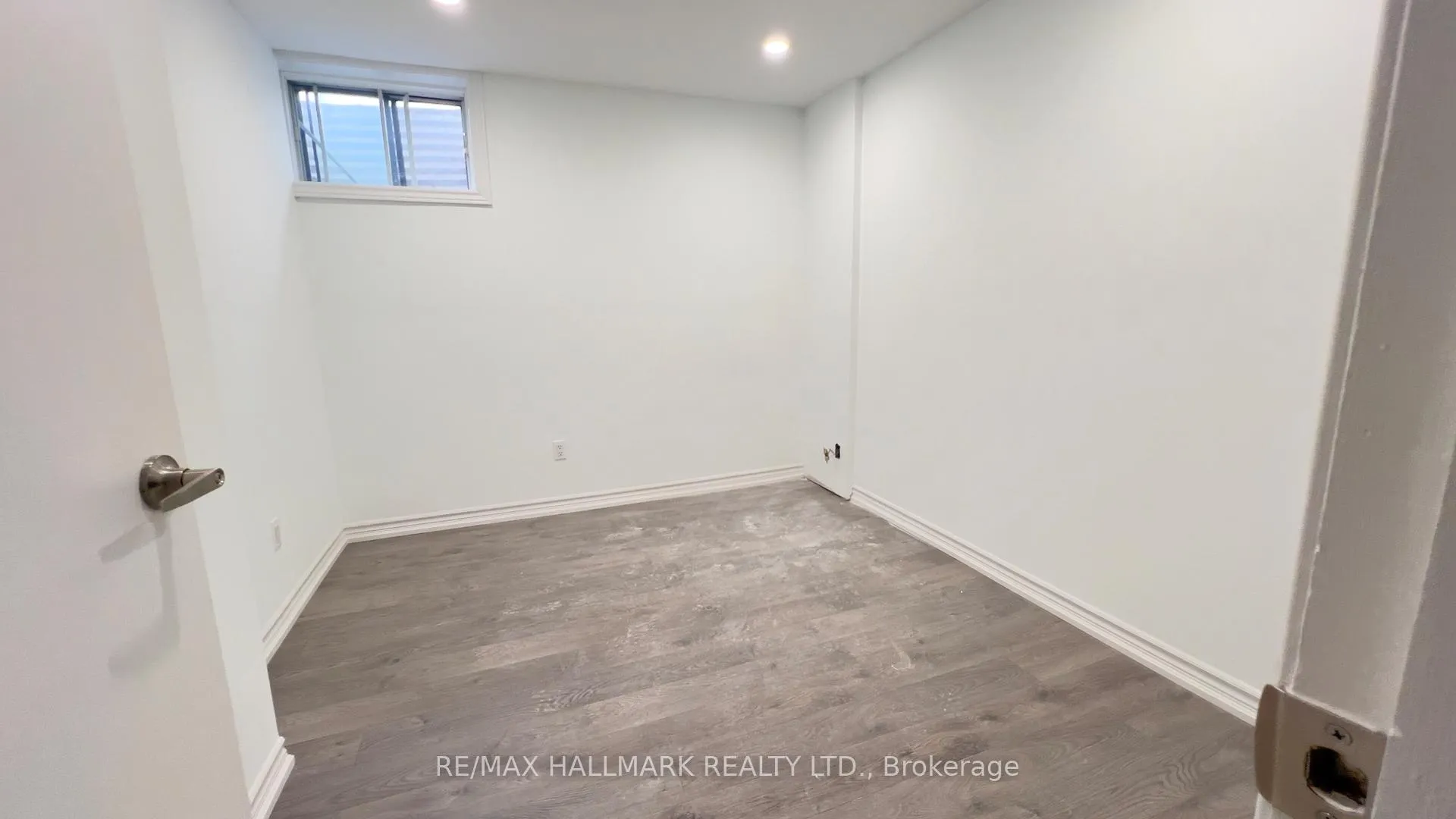 Photo 7 of Unit Basement, 131 Southview Drive, Vaughan, Concord — HOMEH