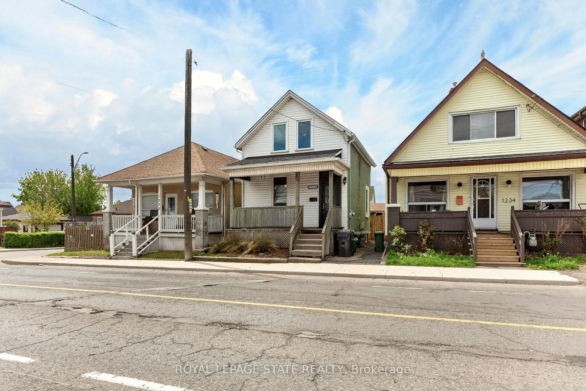Photo 3 of 1236 Cannon Street E, Hamilton, Crown Point — HOMEH