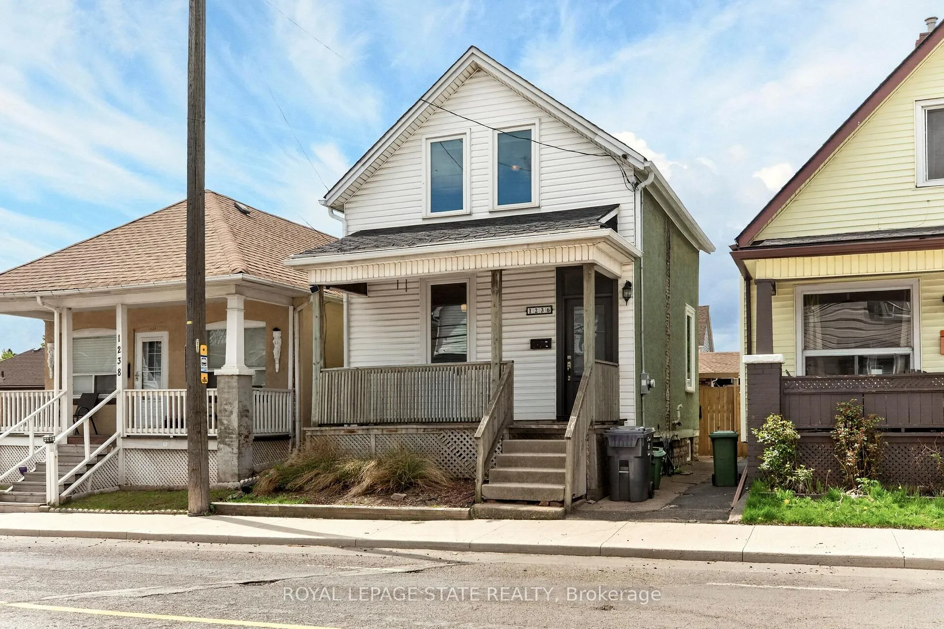 Photo 4 of 1236 Cannon Street E, Hamilton, Crown Point — HOMEH