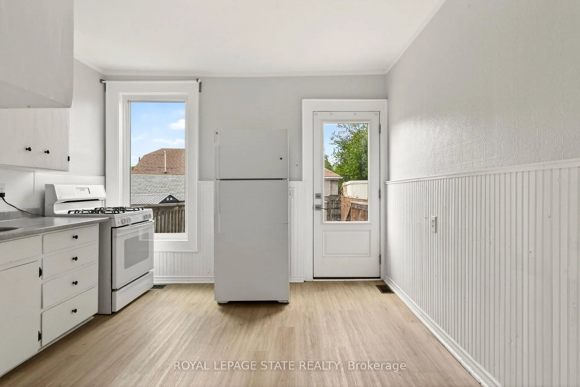 Photo 19 of 1236 Cannon Street E, Hamilton, Crown Point — HOMEH
