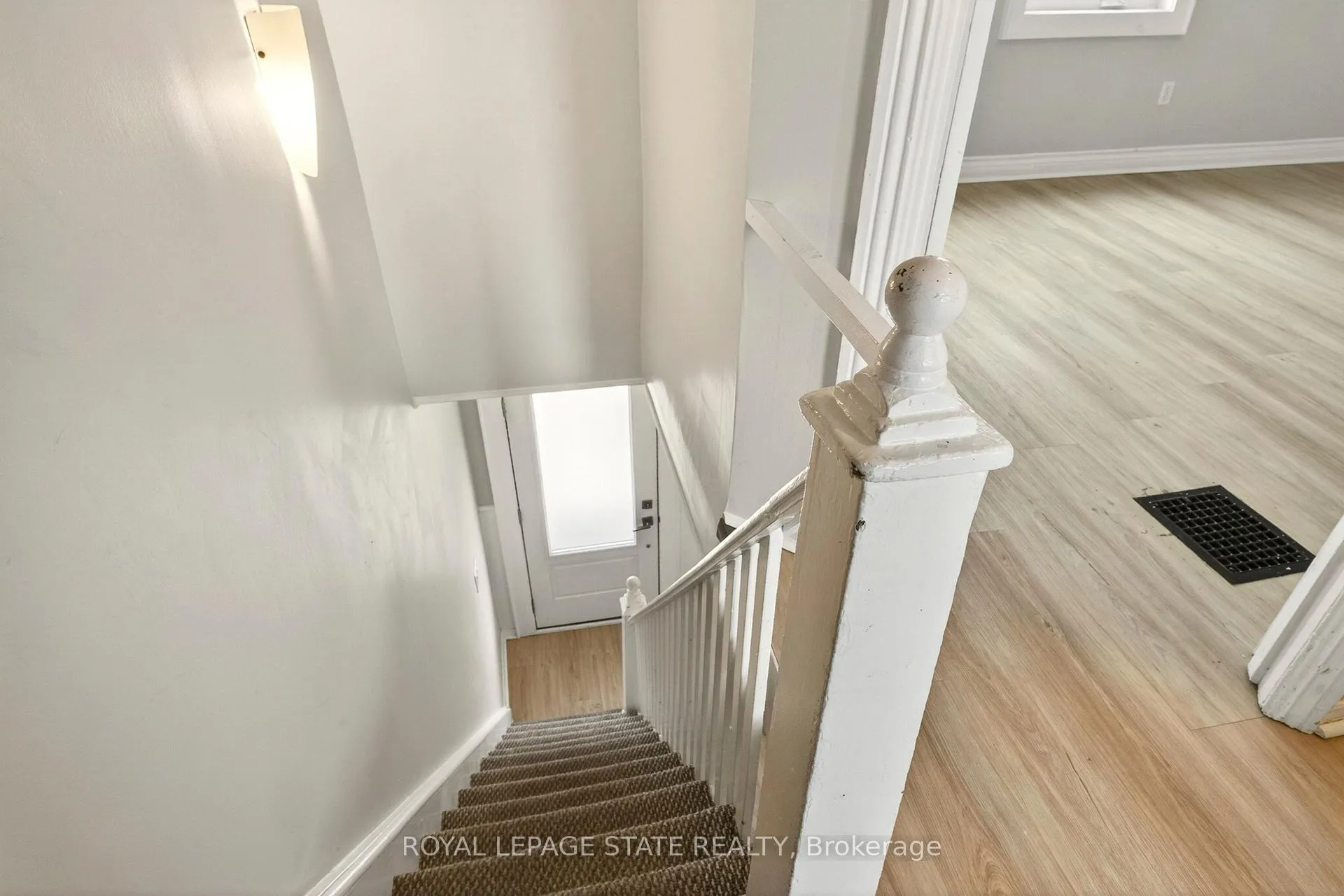 Photo 25 of 1236 Cannon Street E, Hamilton, Crown Point — HOMEH