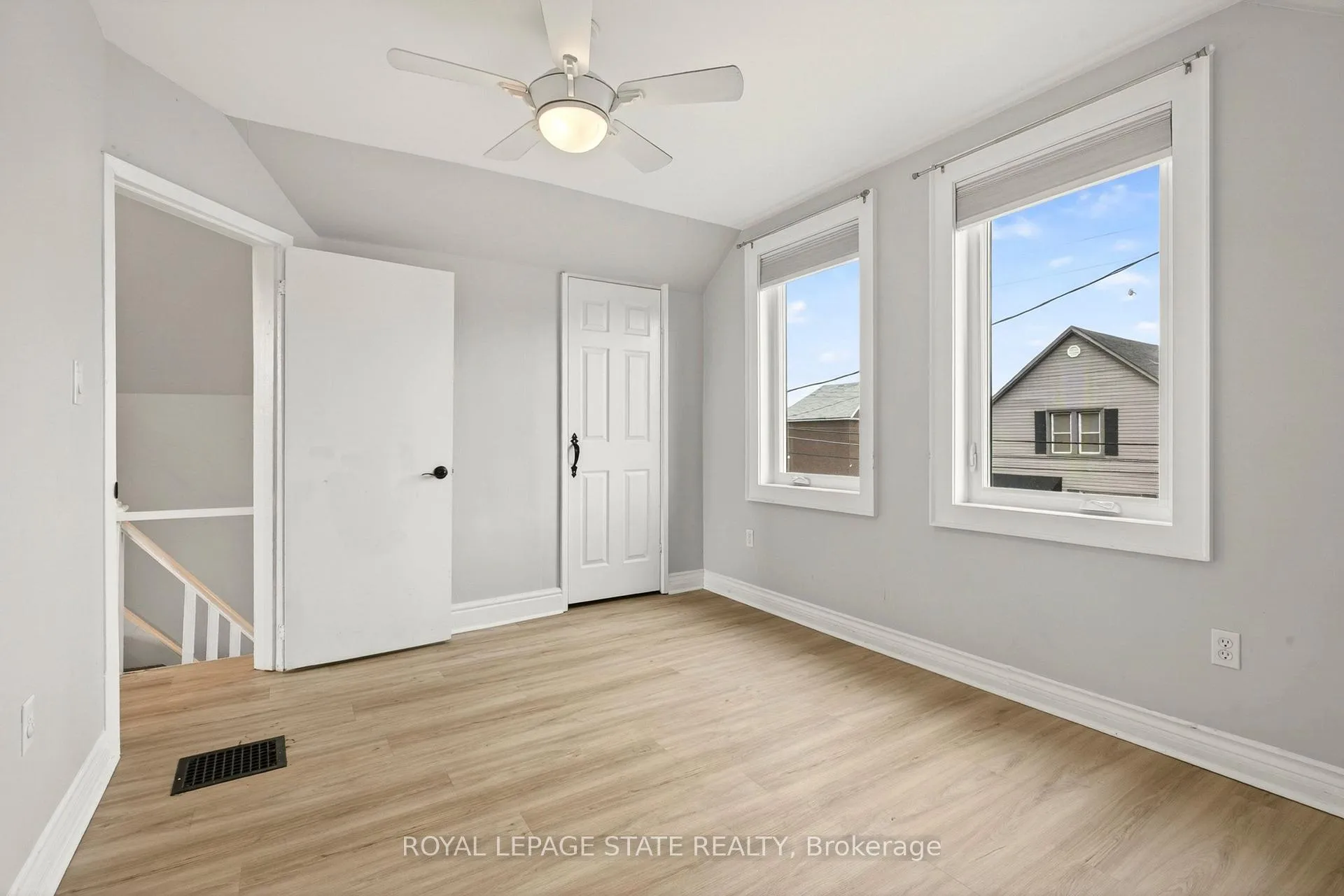 Photo 28 of 1236 Cannon Street E, Hamilton, Crown Point — HOMEH