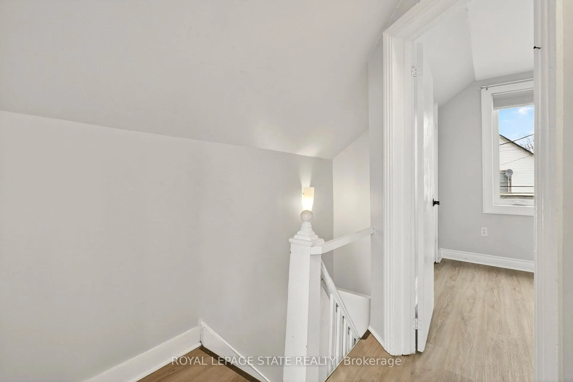 Photo 35 of 1236 Cannon Street E, Hamilton, Crown Point — HOMEH