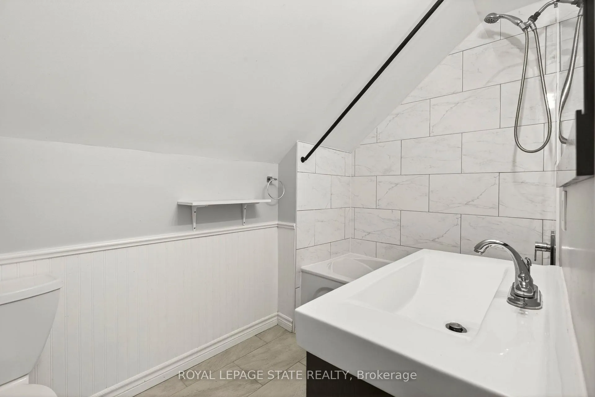 Photo 36 of 1236 Cannon Street E, Hamilton, Crown Point — HOMEH