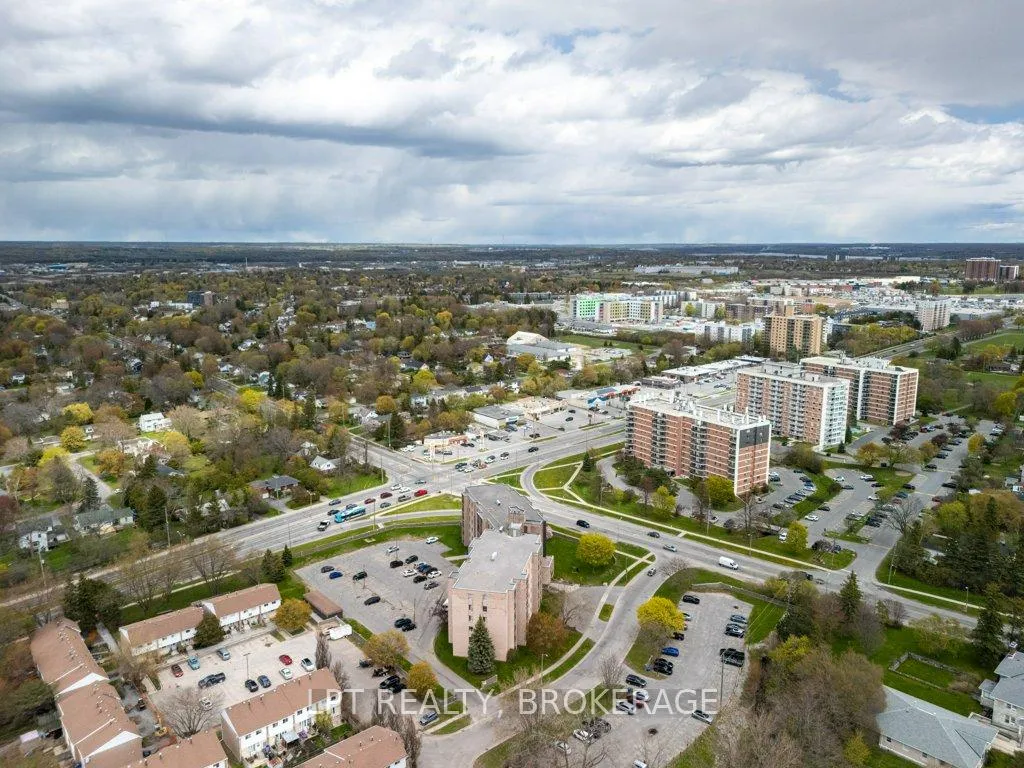 Photo 4 of Unit 303, 17 Eldon Hall Place, Kingston, Central City West — HOMEH