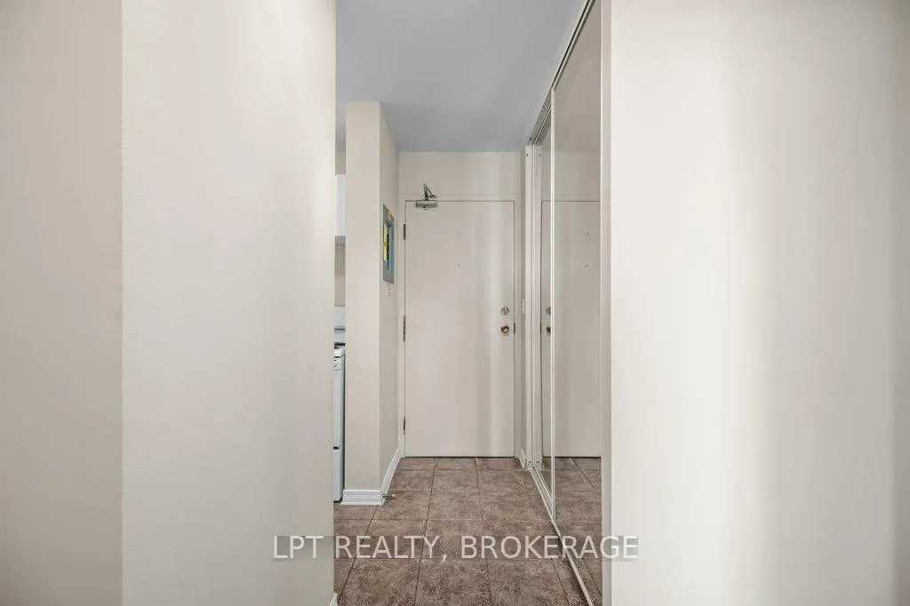 Photo 6 of Unit 303, 17 Eldon Hall Place, Kingston, Central City West — HOMEH