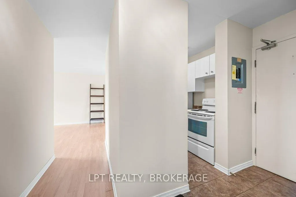 Photo 8 of Unit 303, 17 Eldon Hall Place, Kingston, Central City West — HOMEH