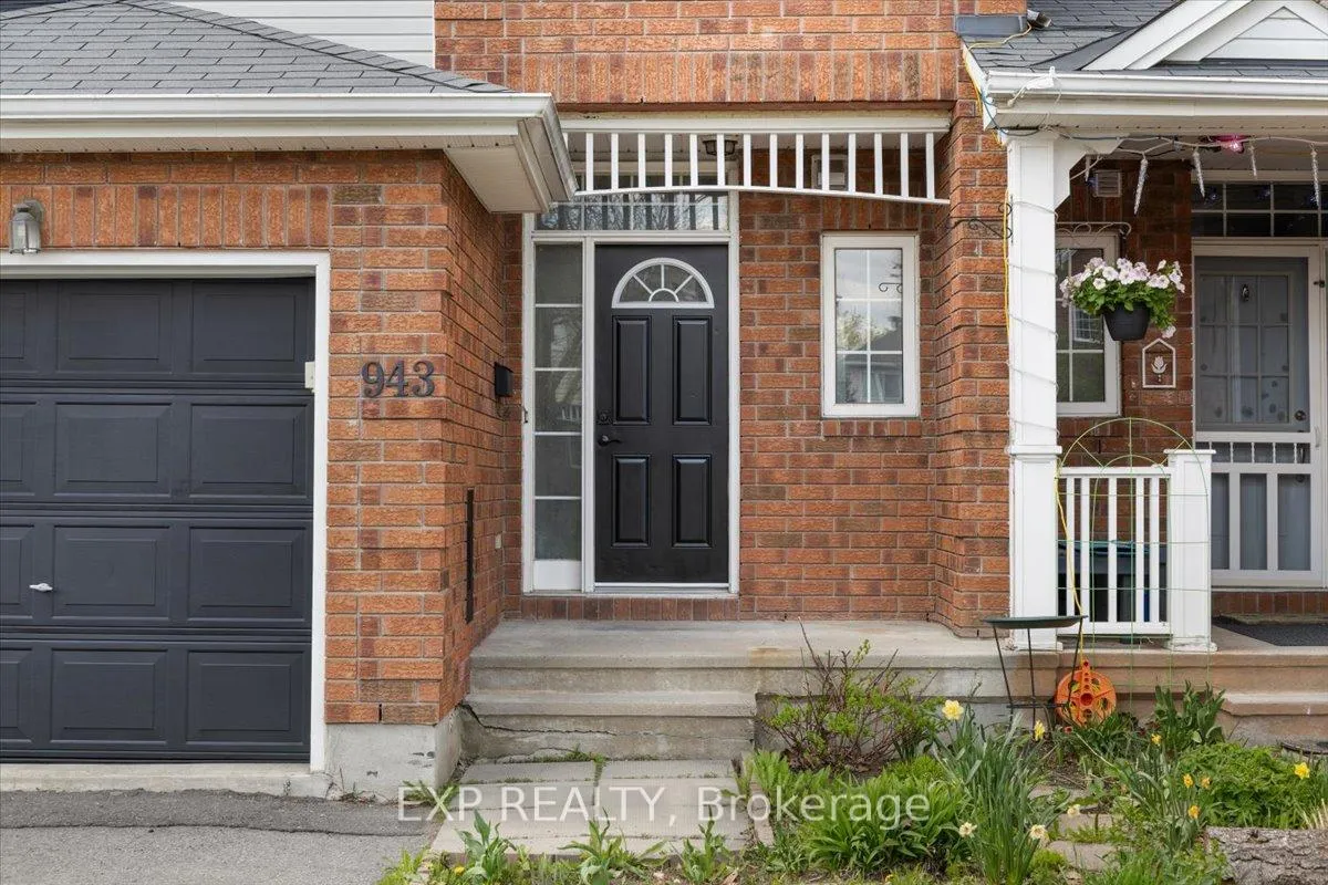 Photo 2 of 943 Markwick Crescent, Ottawa, Notting Hill/Summerside — HOMEH
