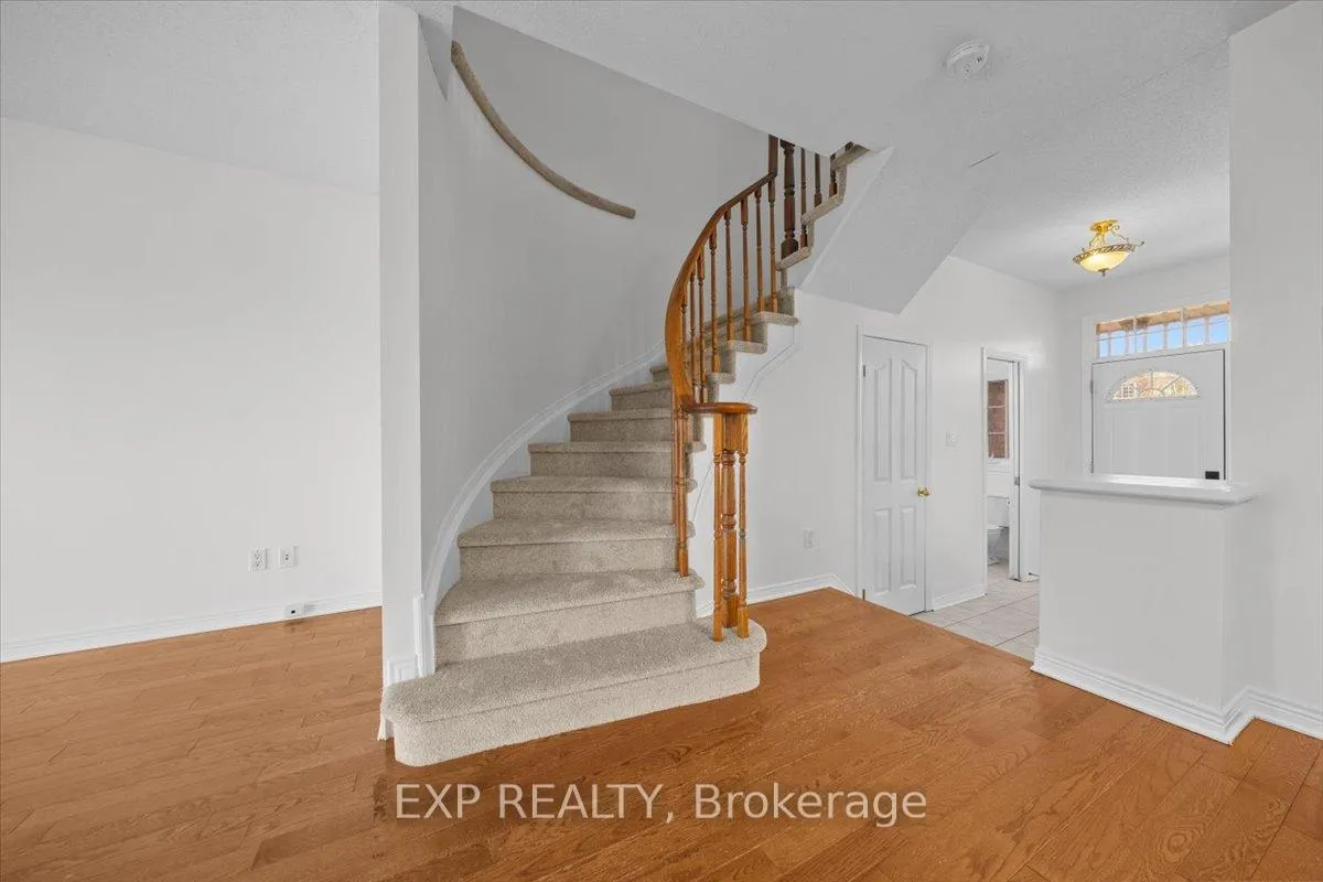 Photo 20 of 943 Markwick Crescent, Ottawa, Notting Hill/Summerside — HOMEH