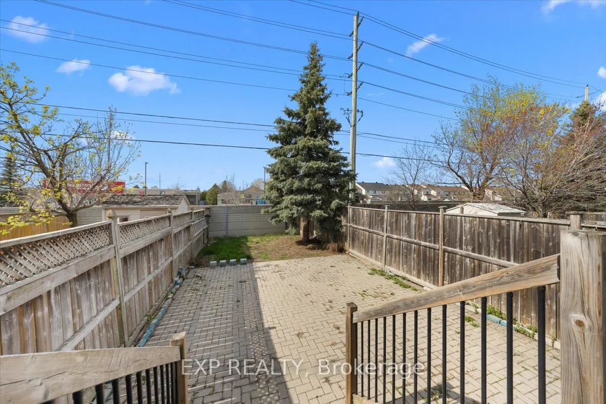 Photo 35 of 943 Markwick Crescent, Ottawa, Notting Hill/Summerside — HOMEH