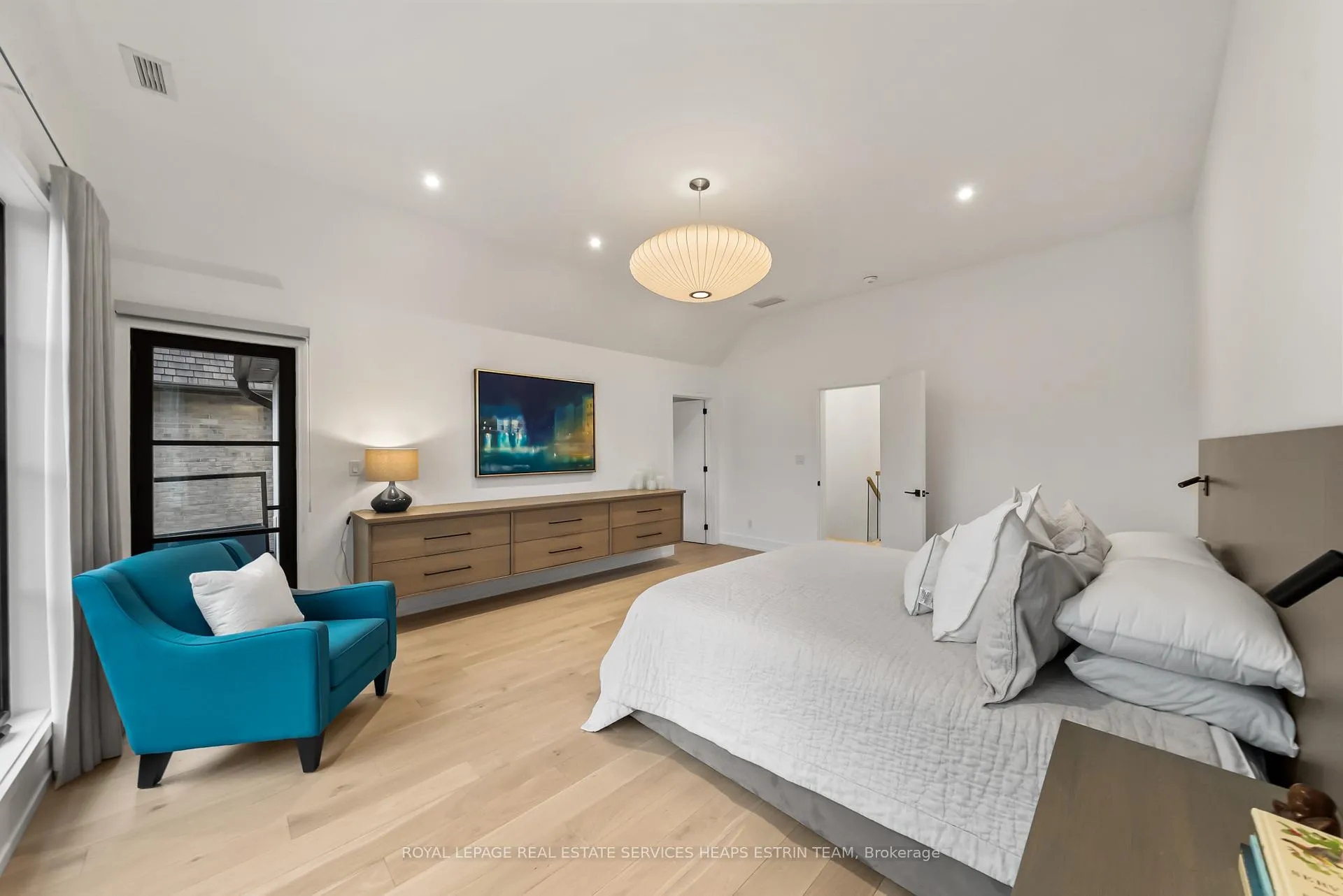 Photo 18 of 1 Moorehill Drive, Toronto, Leaside — HOMEH