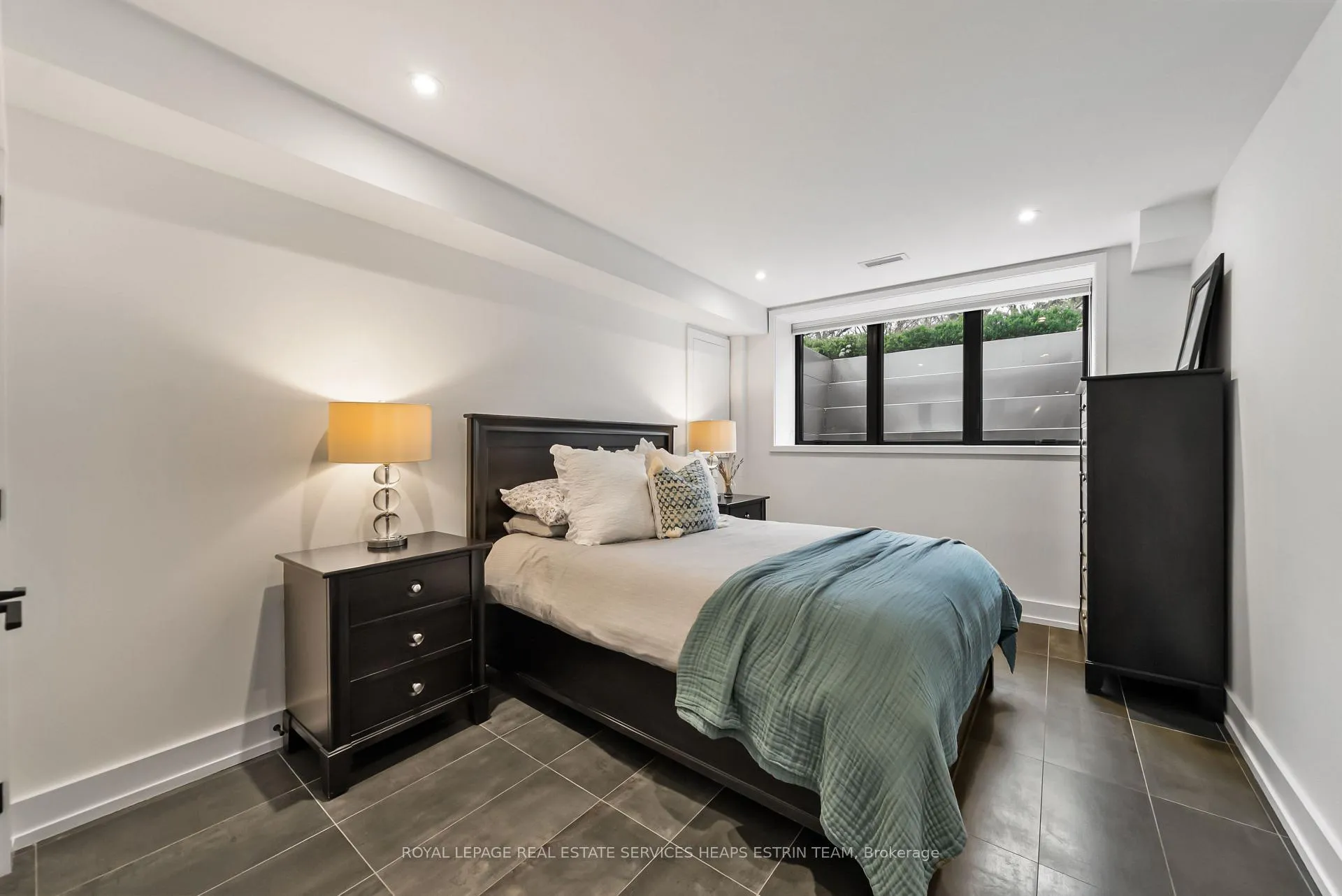 Photo 38 of 1 Moorehill Drive, Toronto, Leaside — HOMEH