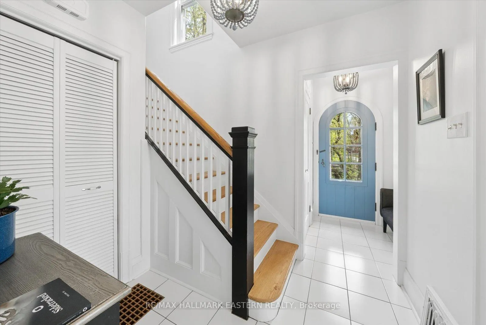 Photo 5 of 301 Engleburn Avenue, Peterborough, Ashburnham Ward 4 — HOMEH