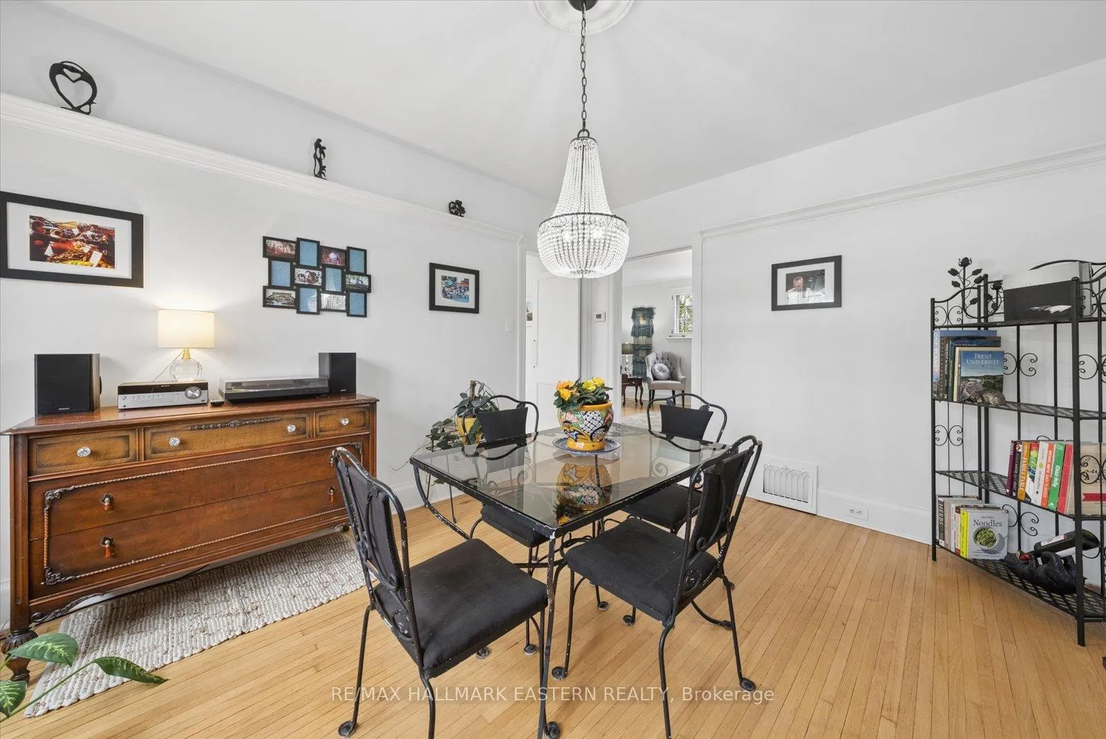 Photo 12 of 301 Engleburn Avenue, Peterborough, Ashburnham Ward 4 — HOMEH