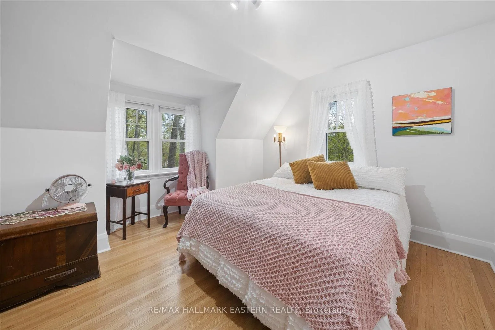 Photo 17 of 301 Engleburn Avenue, Peterborough, Ashburnham Ward 4 — HOMEH