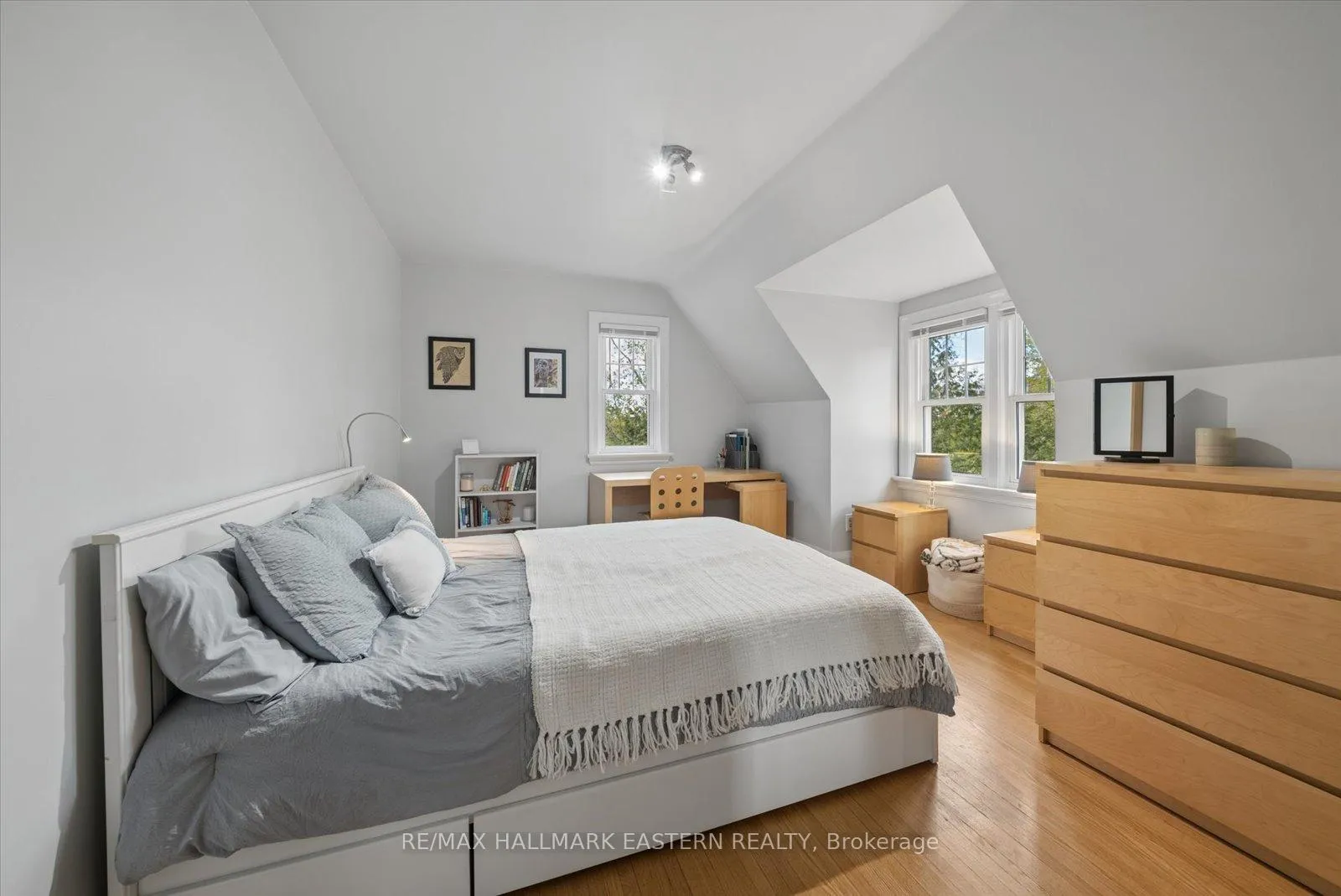 Photo 20 of 301 Engleburn Avenue, Peterborough, Ashburnham Ward 4 — HOMEH