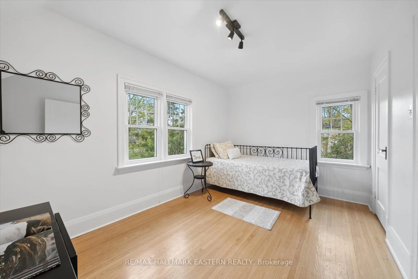 Photo 23 of 301 Engleburn Avenue, Peterborough, Ashburnham Ward 4 — HOMEH