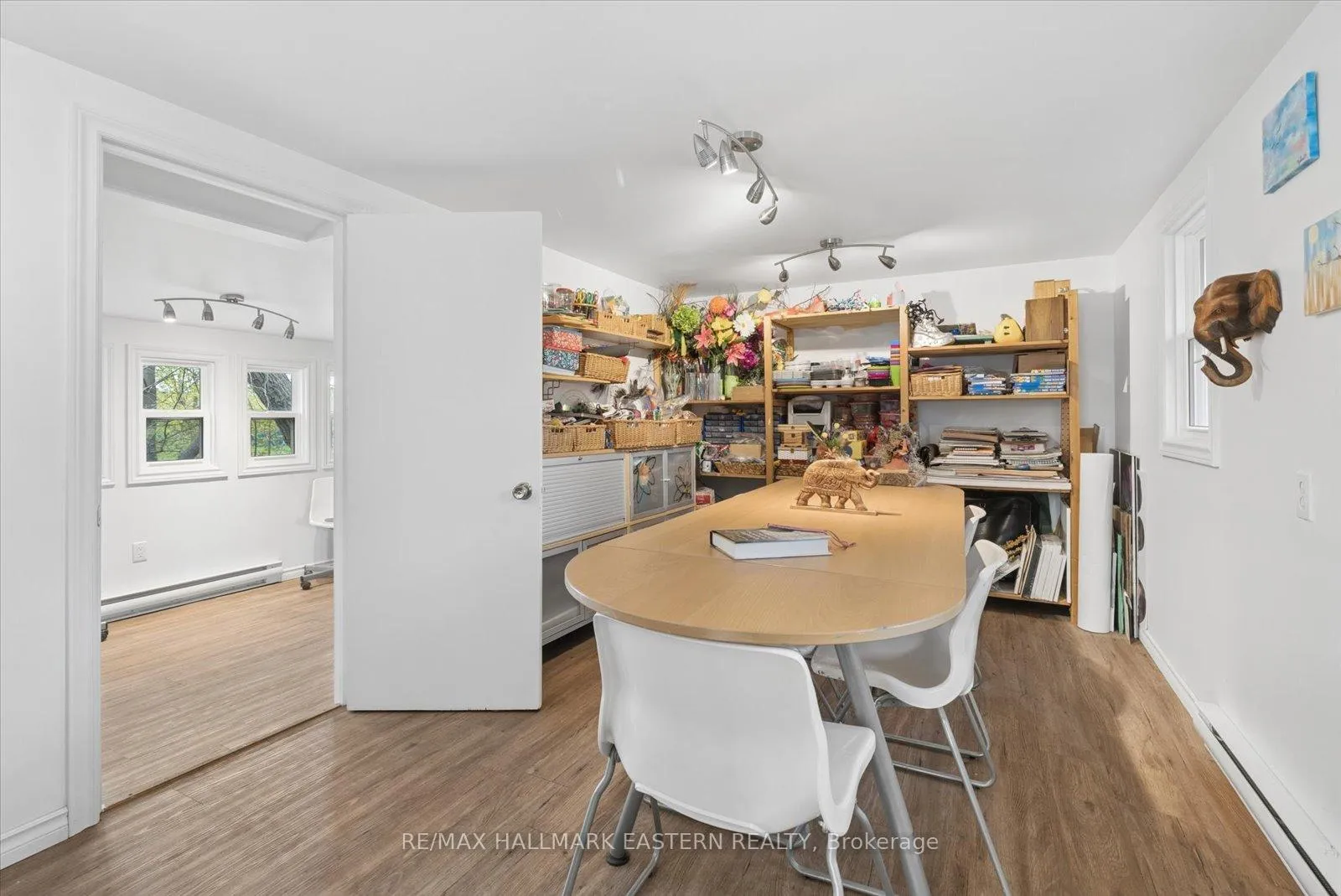 Photo 31 of 301 Engleburn Avenue, Peterborough, Ashburnham Ward 4 — HOMEH