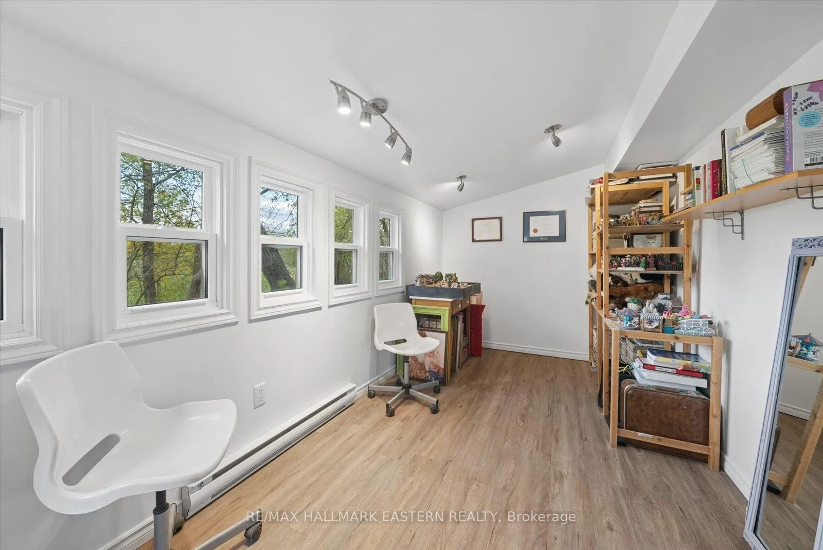 Photo 32 of 301 Engleburn Avenue, Peterborough, Ashburnham Ward 4 — HOMEH