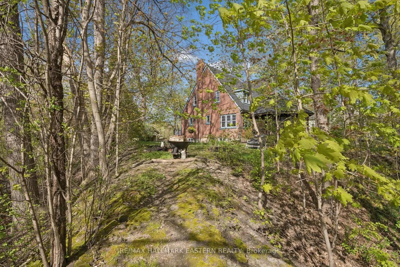 Photo 42 of 301 Engleburn Avenue, Peterborough, Ashburnham Ward 4 — HOMEH
